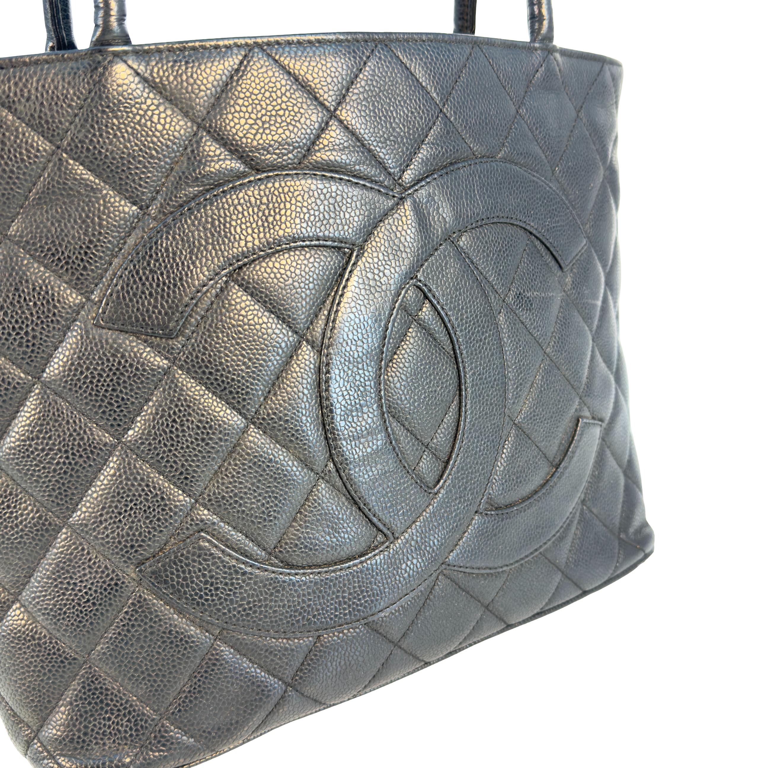 Chanel Medallion Tote Schwarz Caviar Leder