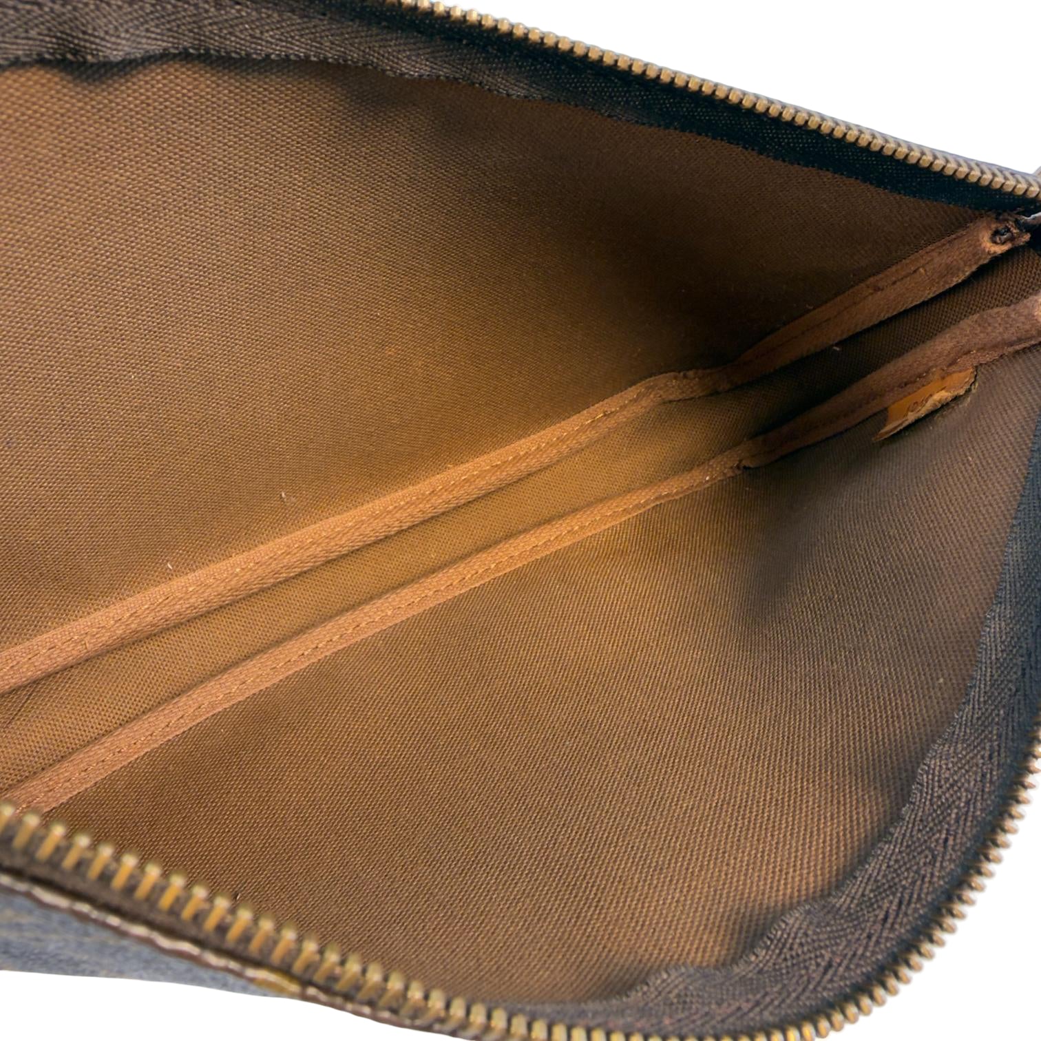 Louis Vuitton Pochette Accessoires Braun Monogram Canvas