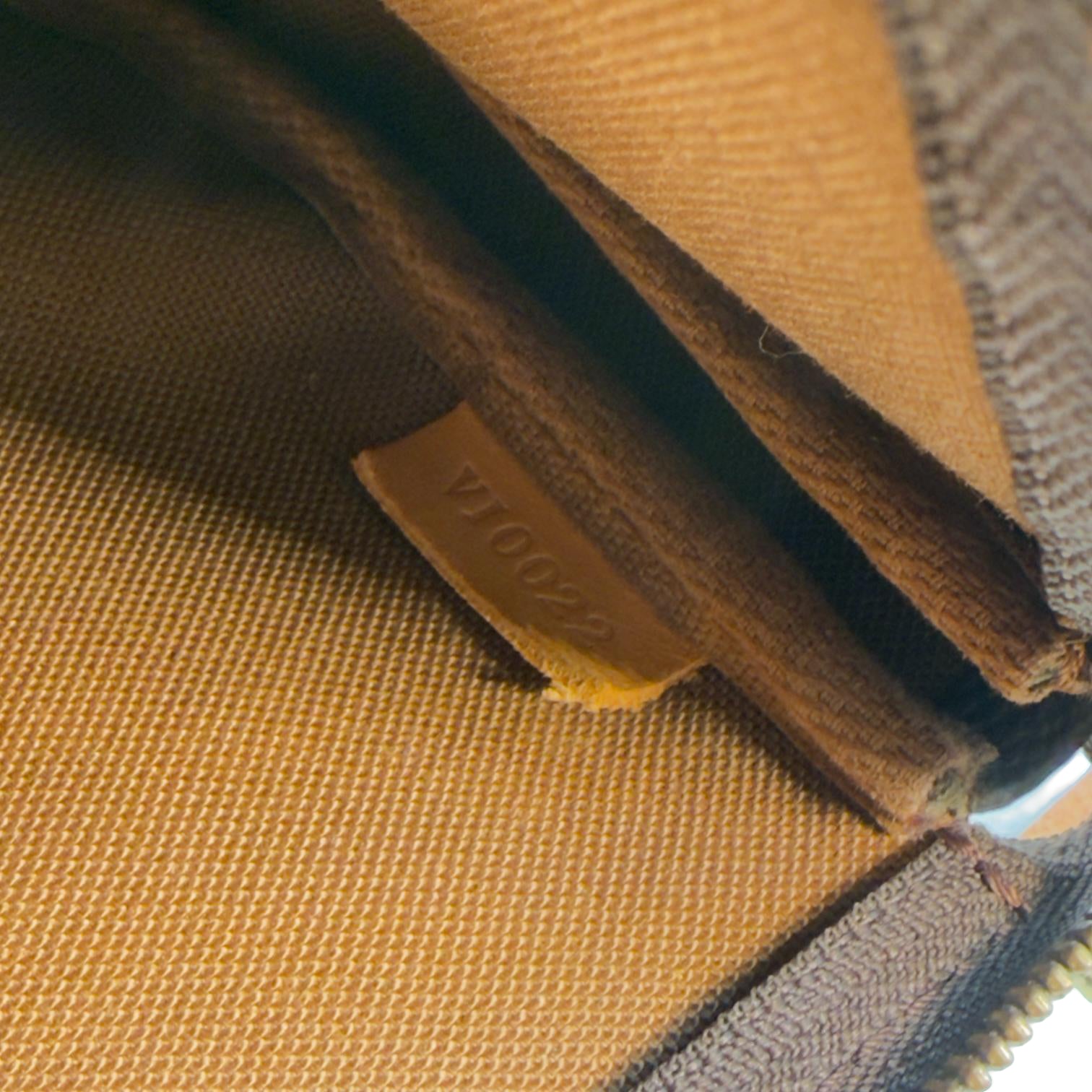 Louis Vuitton Pochette Accessoires Braun Monogram Canvas