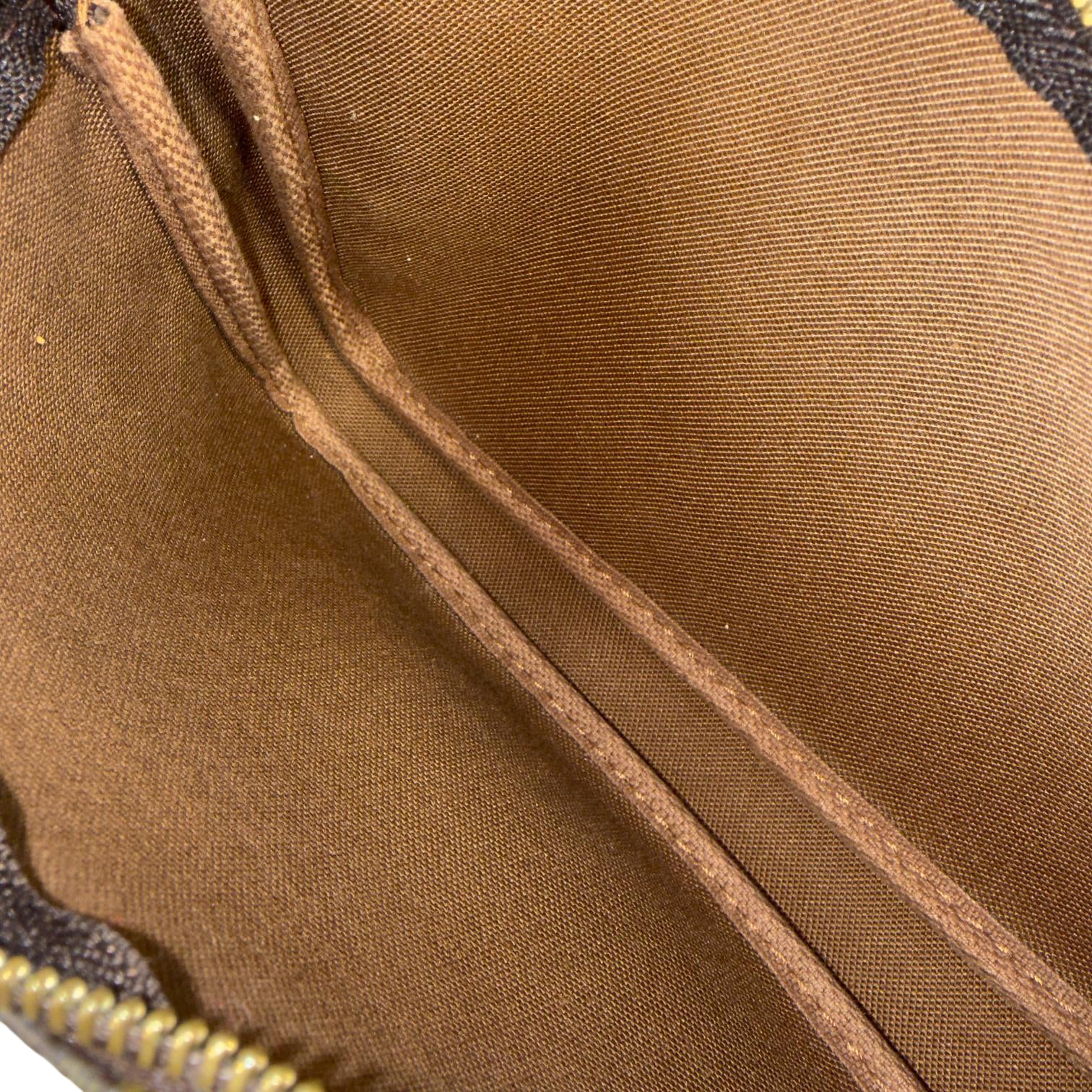 Louis Vuitton Pochette Accessoires Braun Monogram Canvas
