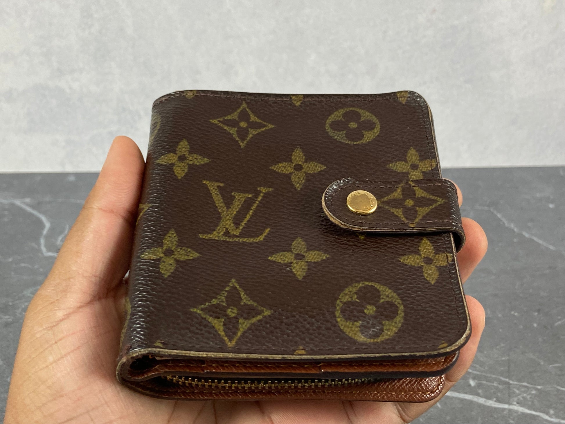 Louis Vuitton Compact Zip Wallet Monogram Canvas – heatstation