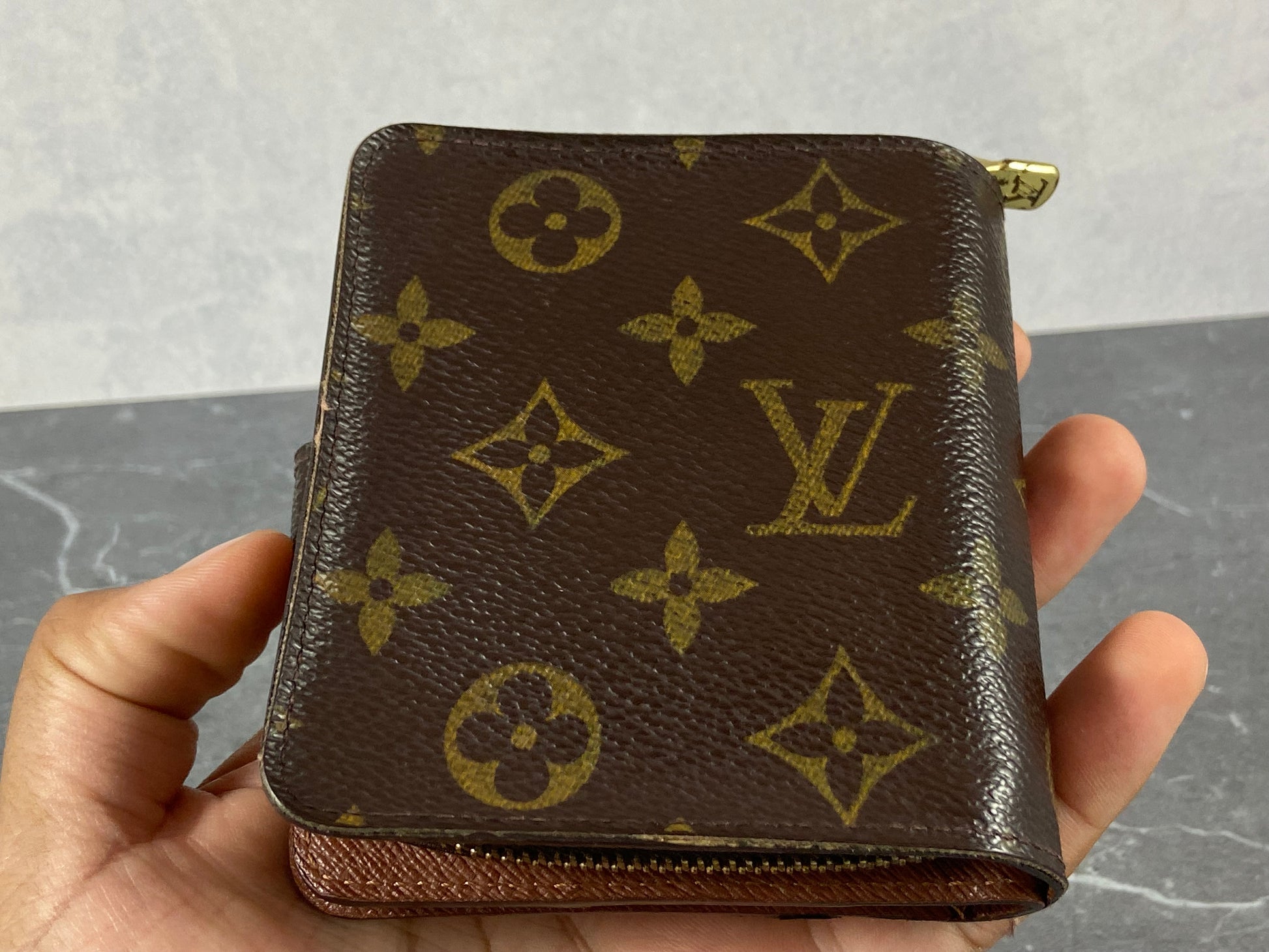 Louis Vuitton Monogram Canvas Zipped Card Holder Louis Vuitton