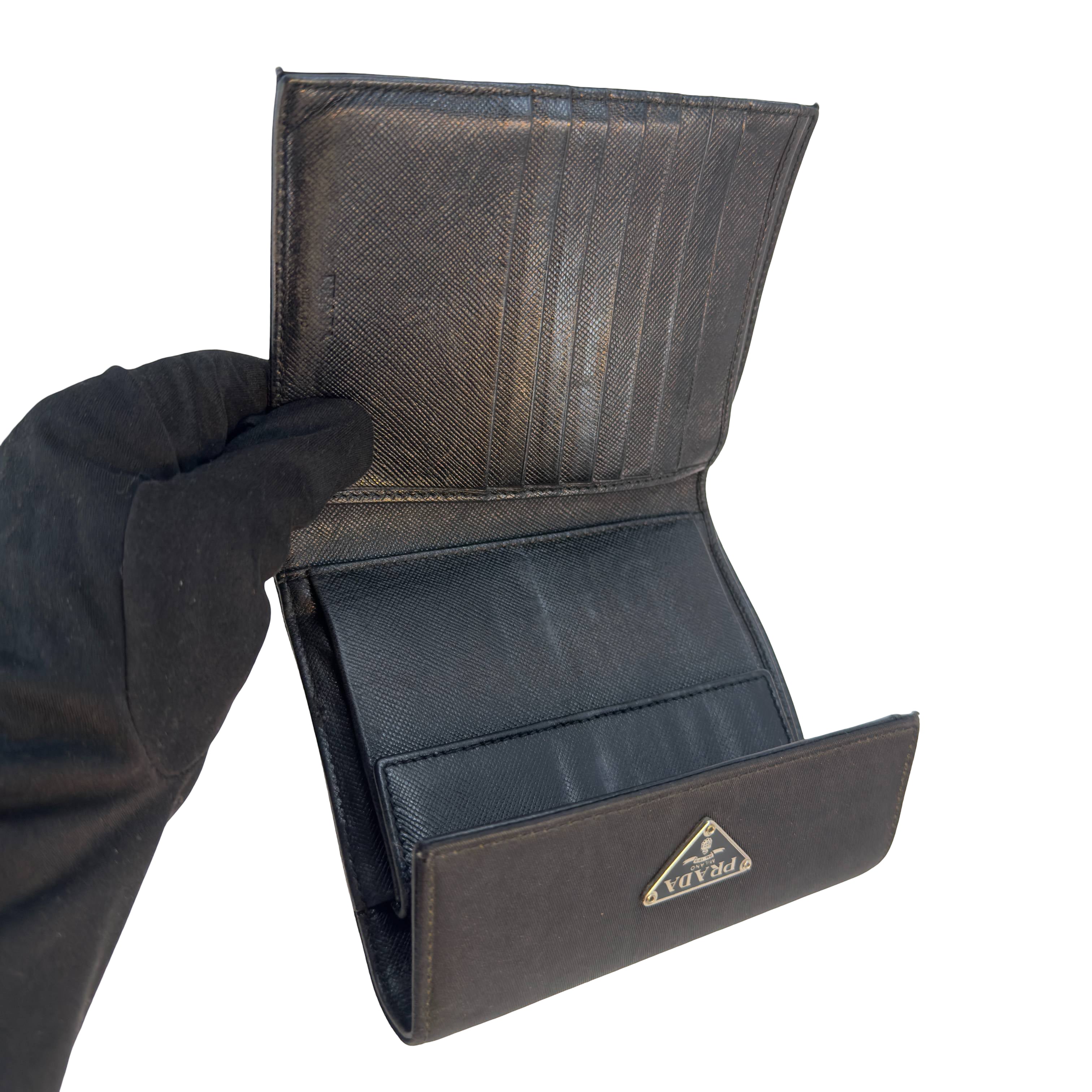 Prada Tri-Fold Wallet Schwarz Nylon