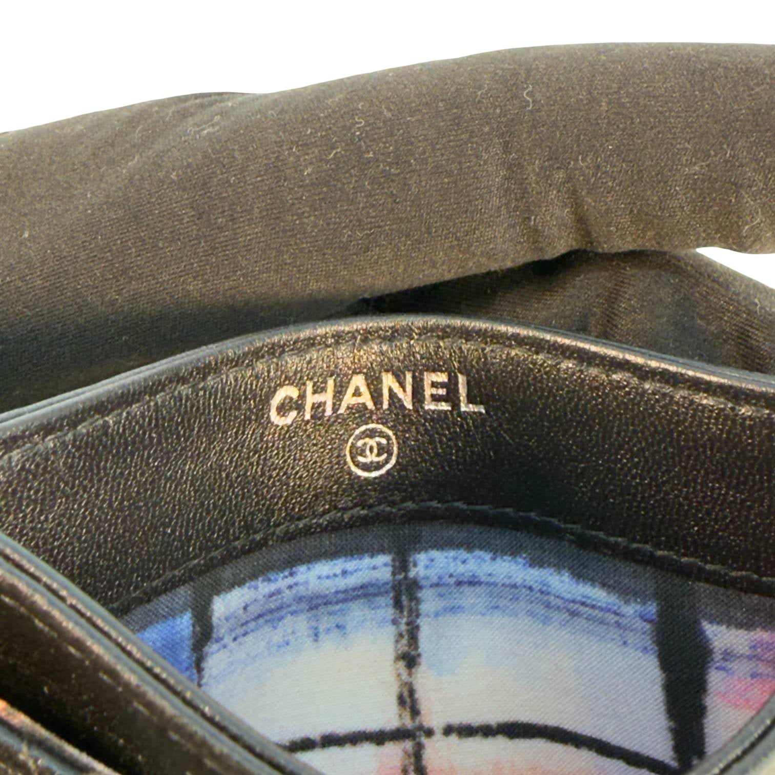 Chanel Matelassé Cardholder Schwarz Leder