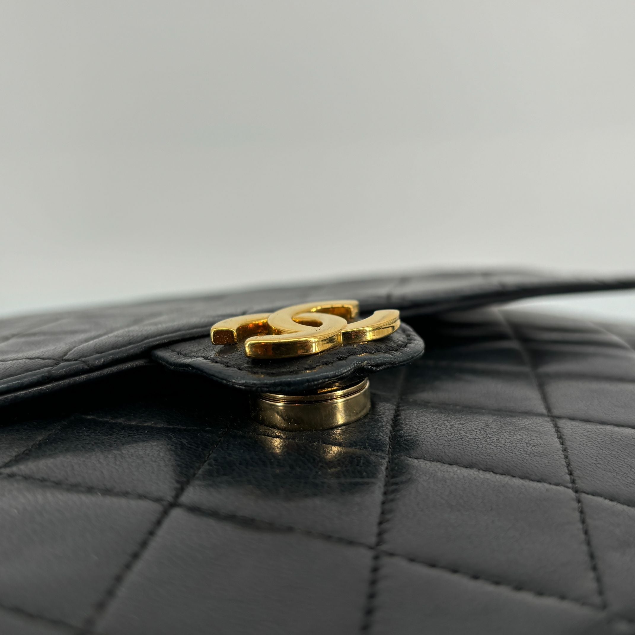 Chanel Single Flap Bag Push-Lock Black Matelassé Leather incl. Box