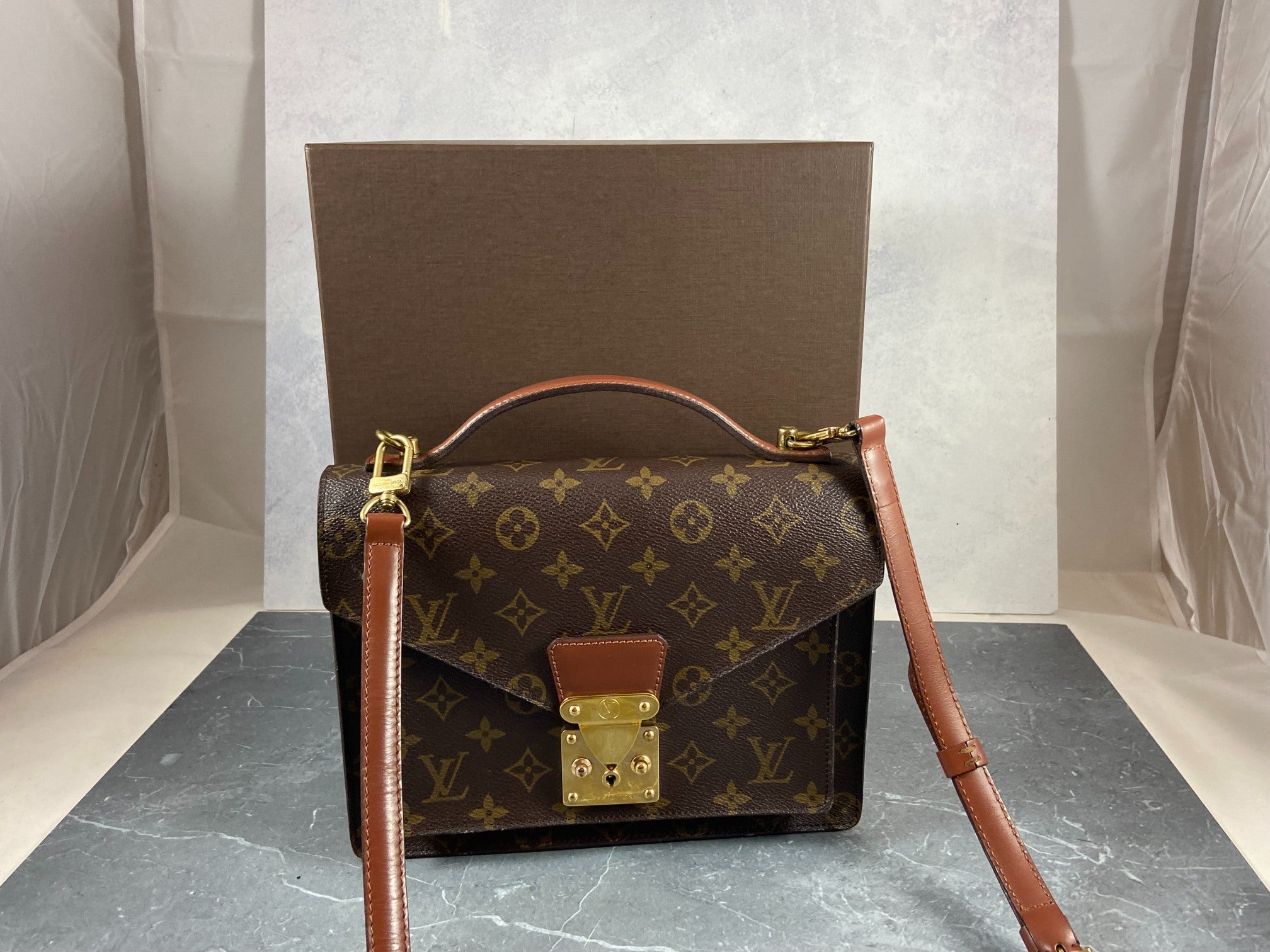 Louis Vuitton Monceau 26 Monogram Canvas incl. Box