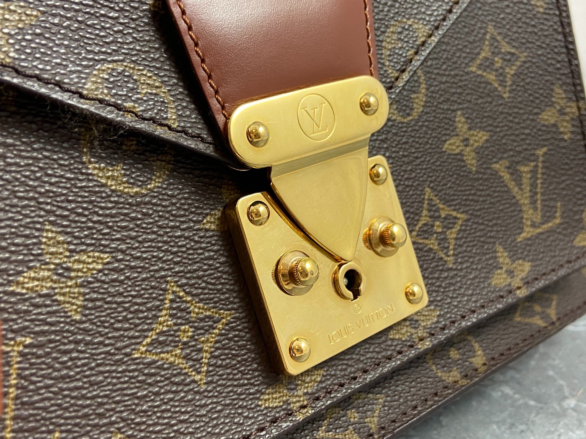 Louis Vuitton Monceau 26 Monogram Canvas