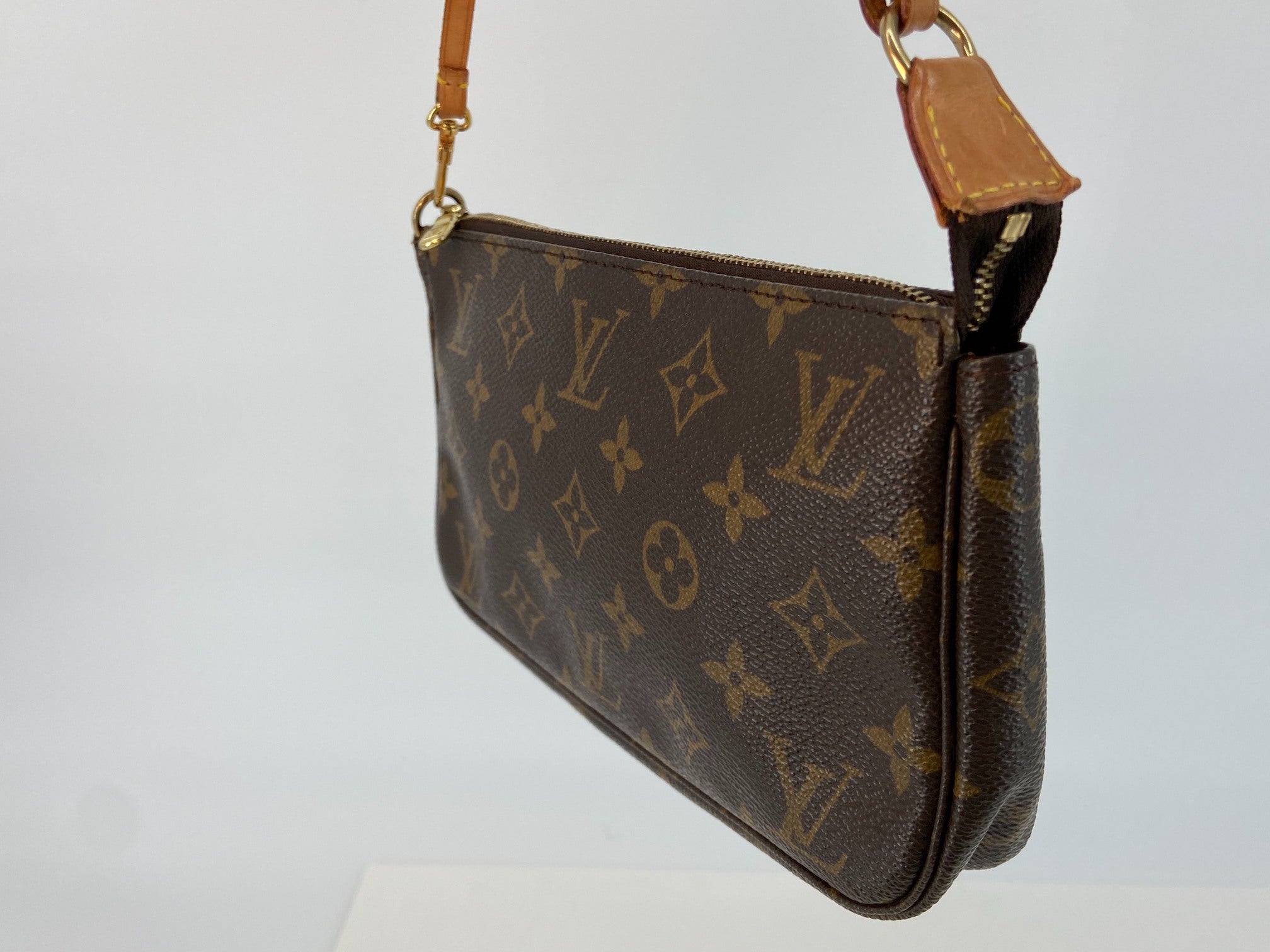 Louis Vuitton Pochette Accessoires Monogram Canvas incl. Dustbag