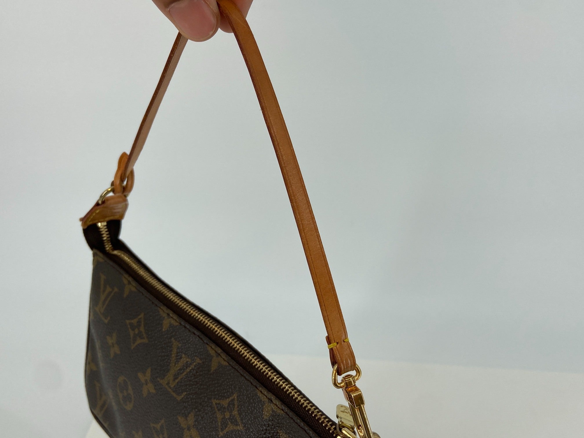 Louis Vuitton Pochette Accessoires Monogram Canvas incl. Dustbag