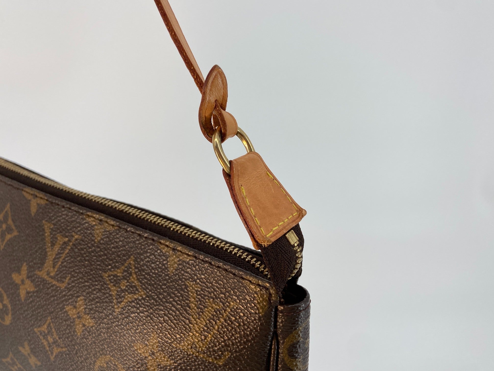 Louis Vuitton Pochette Accessoires Monogram Canvas incl. Dustbag