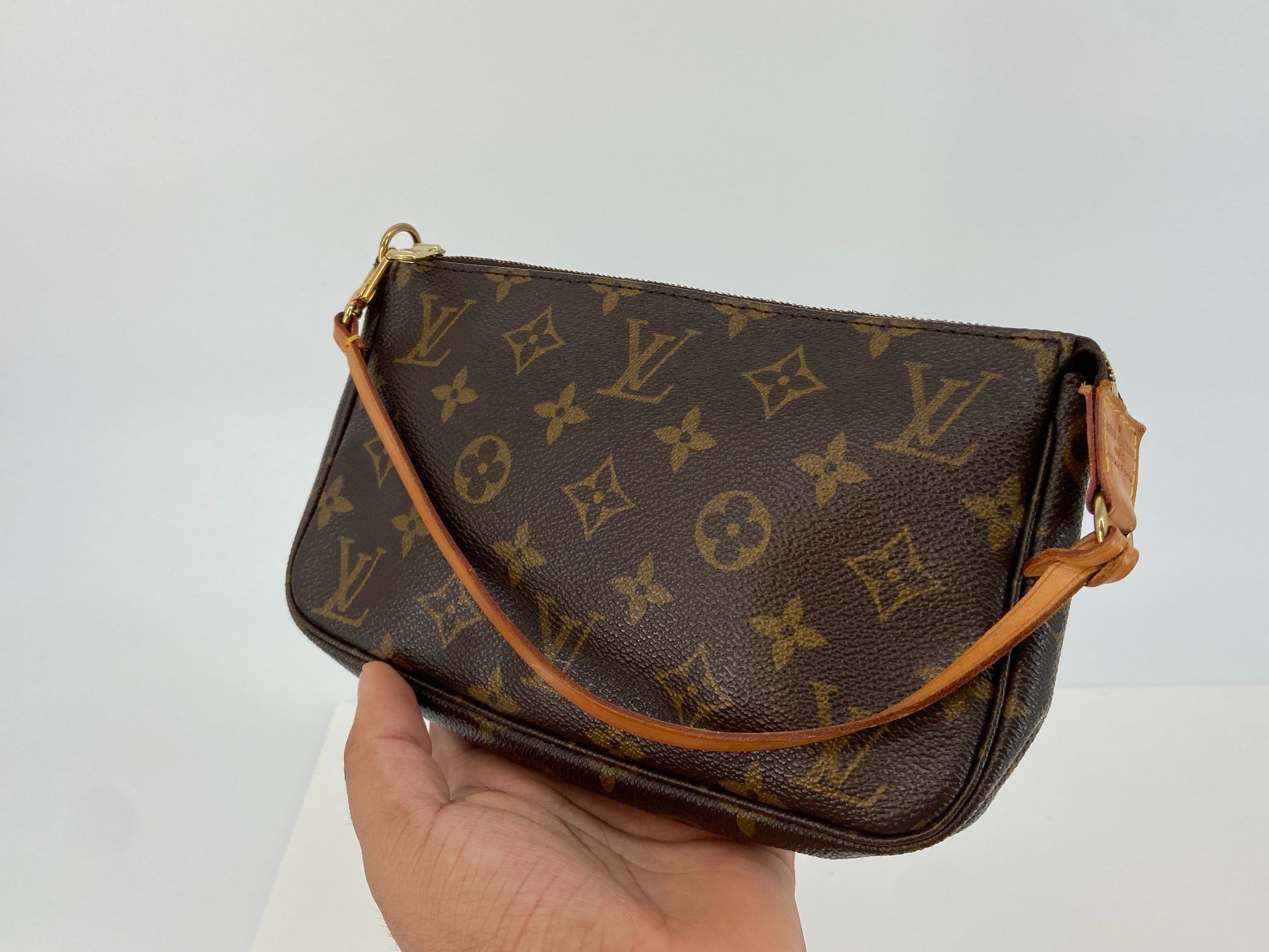 Louis Vuitton Pochette Accessoires Monogram Canvas incl. Dustbag