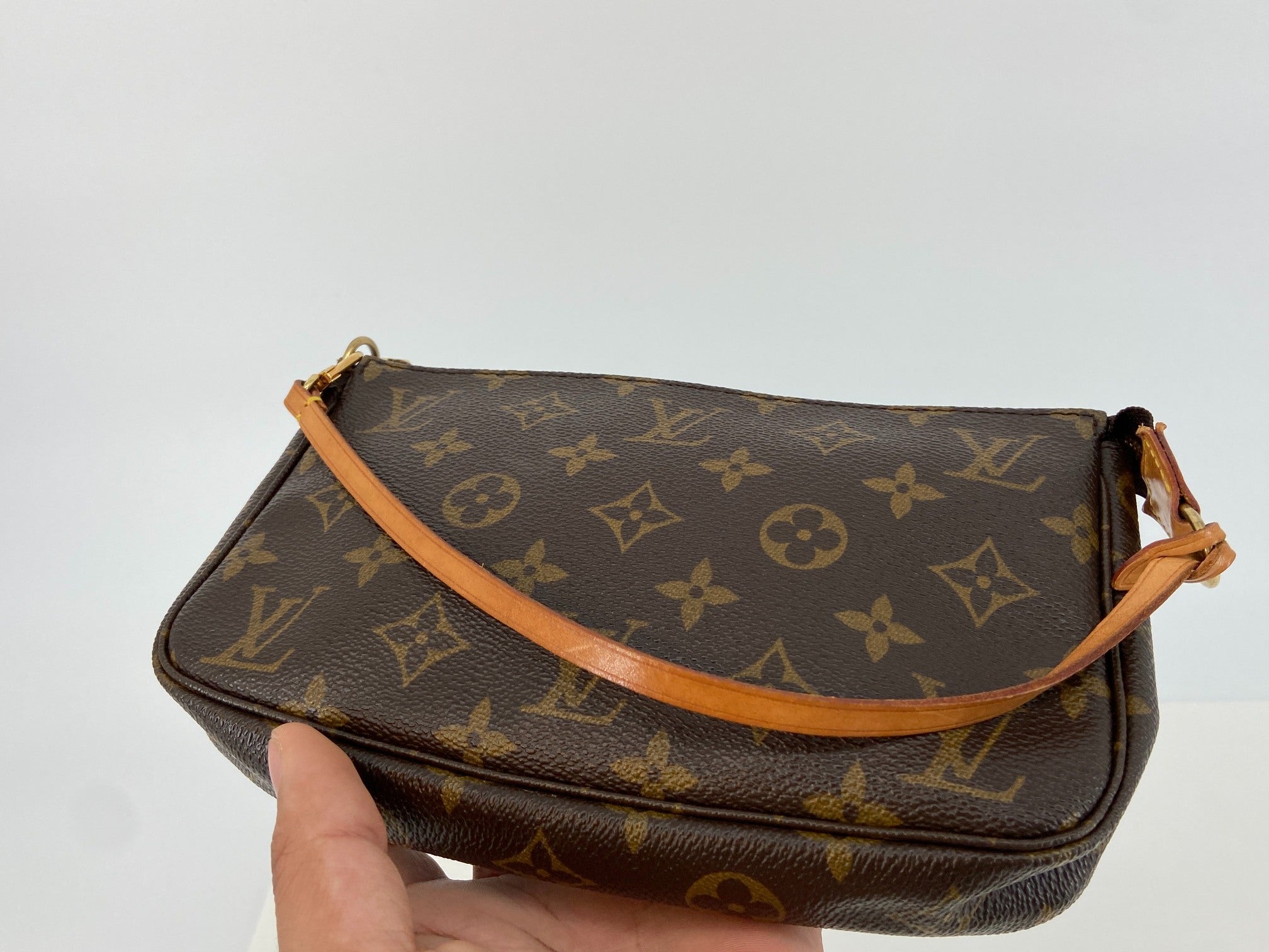 Louis Vuitton Pochette Accessoires Monogram Canvas incl. Dustbag