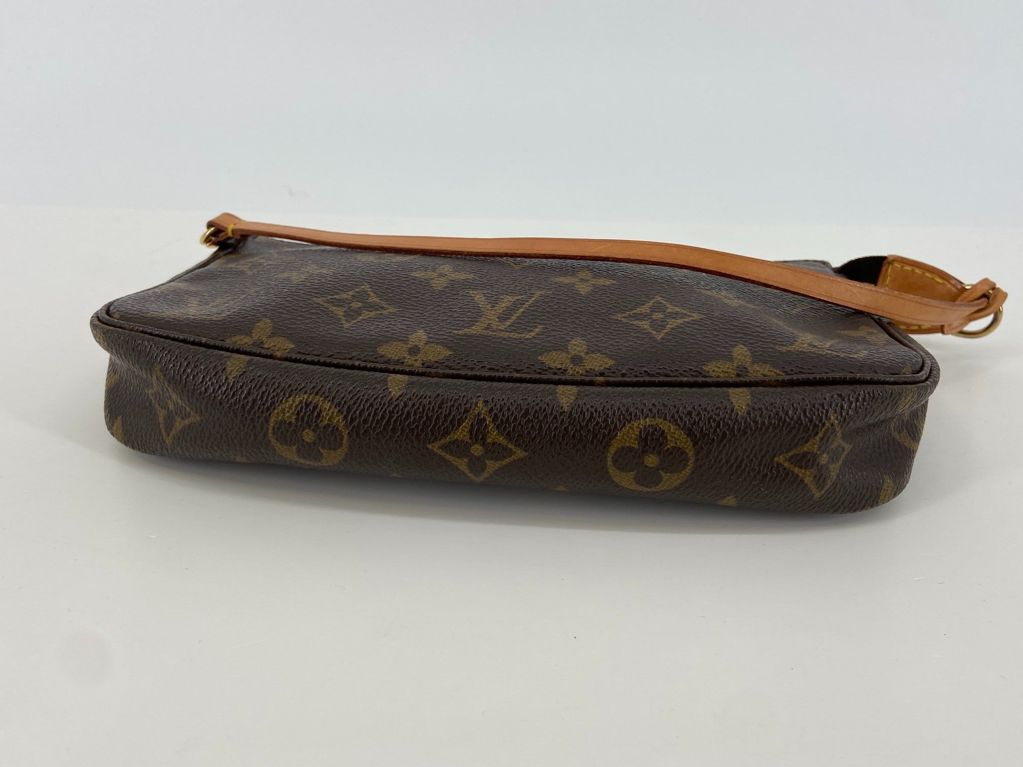 Louis Vuitton Pochette Accessoires Monogram Canvas incl. Dustbag