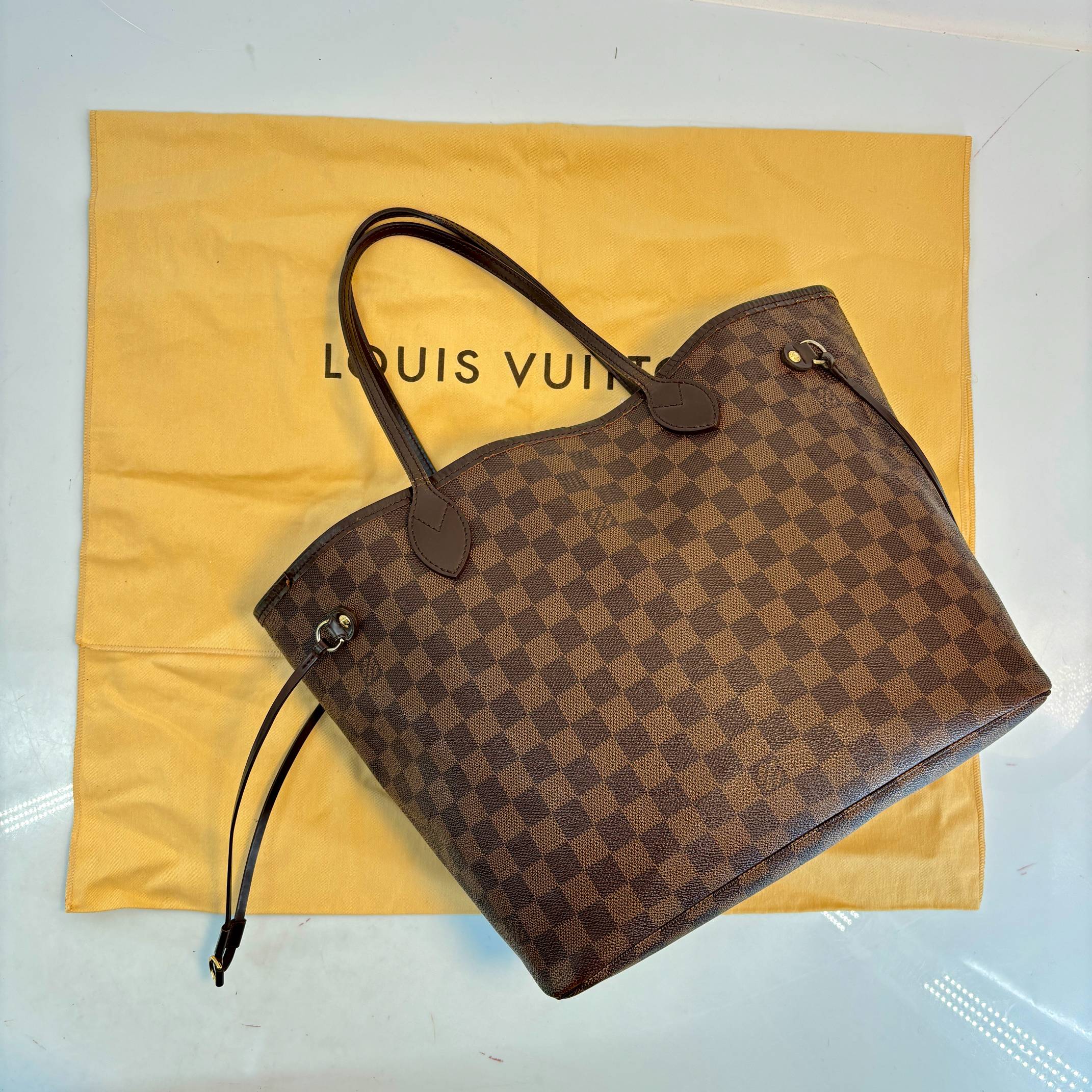 Louis Vuitton Neverfull MM Damier Ebene Canvas