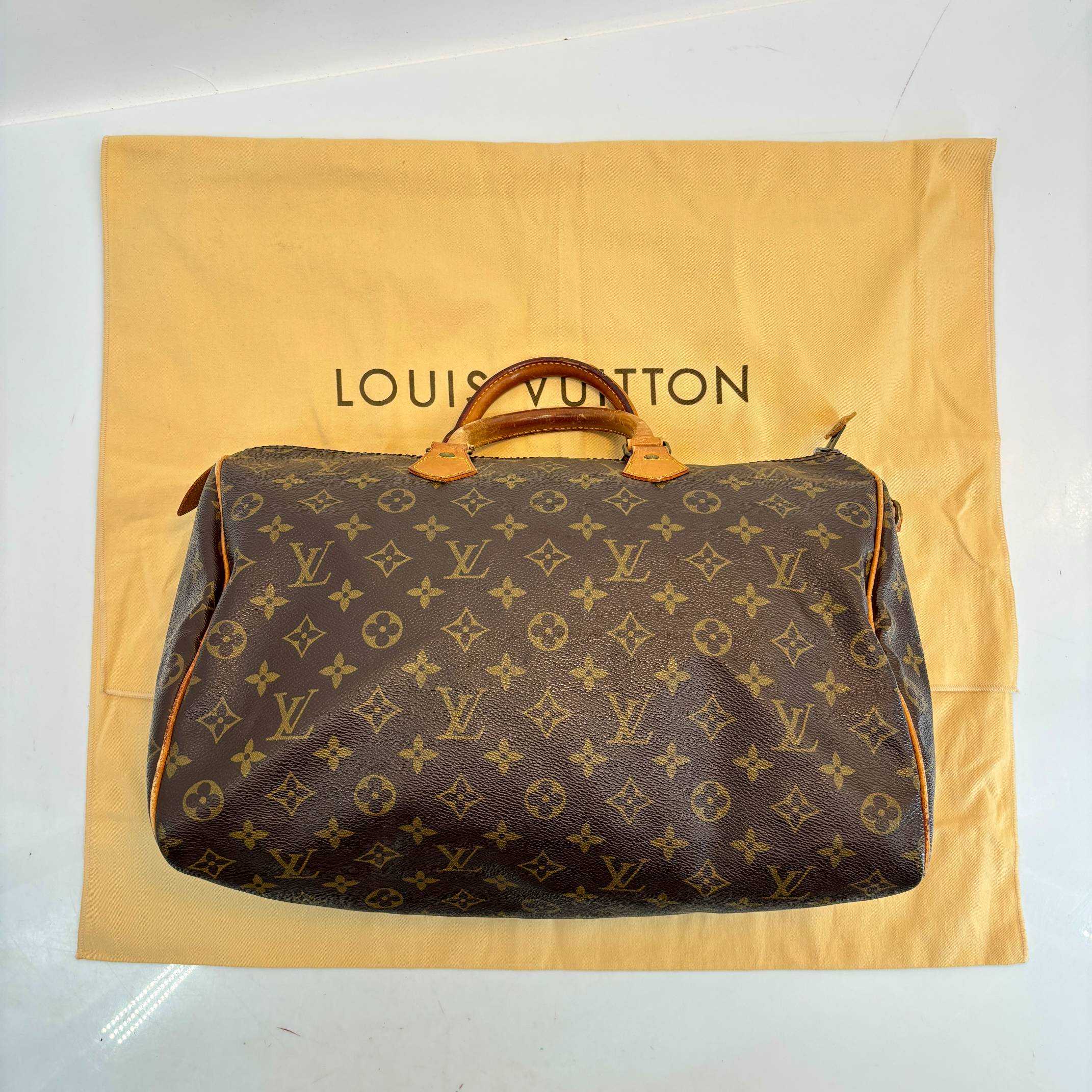 Louis Vuitton Speedy 35 Monogram Canvas