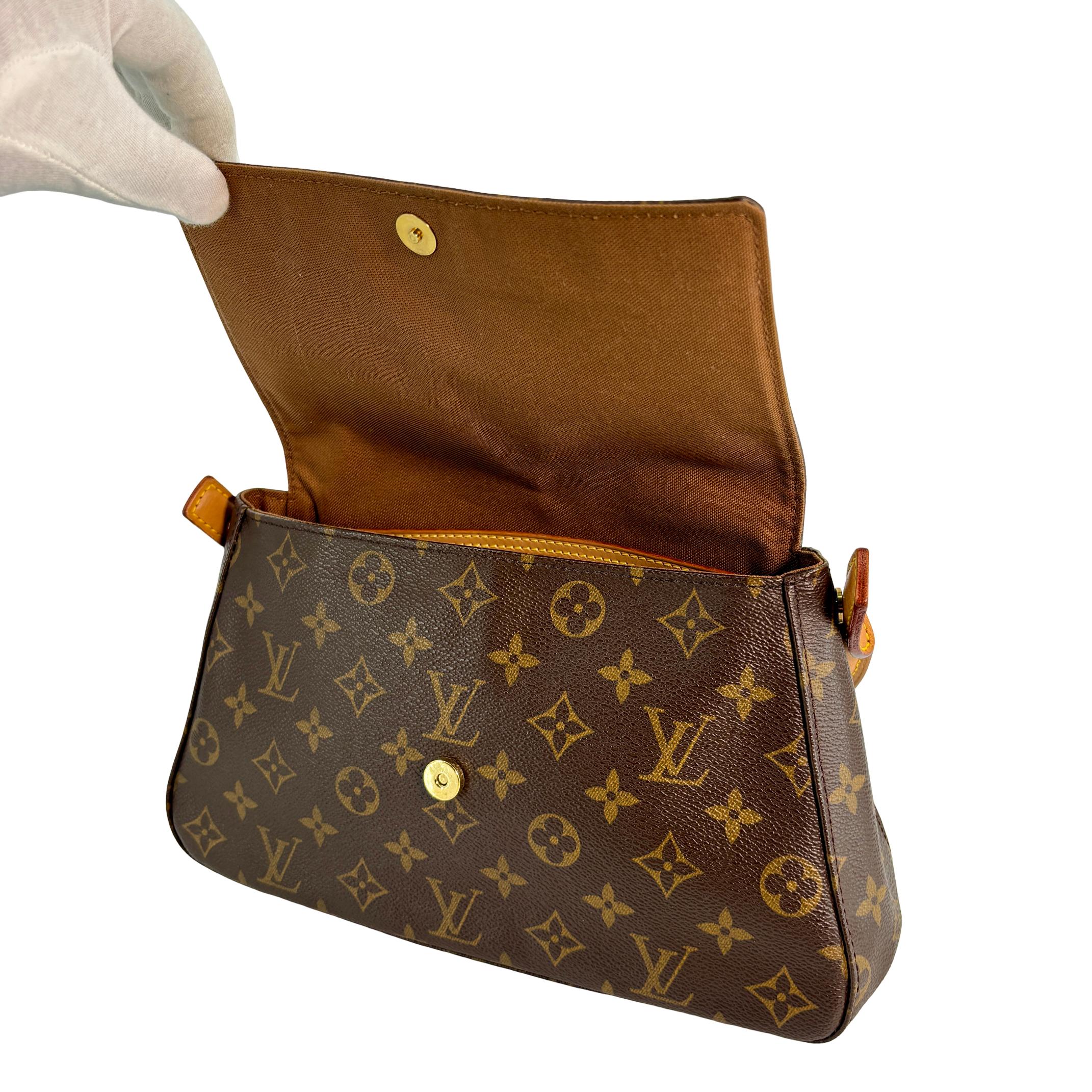 Louis Vuitton Looping PM Monogram Canvas