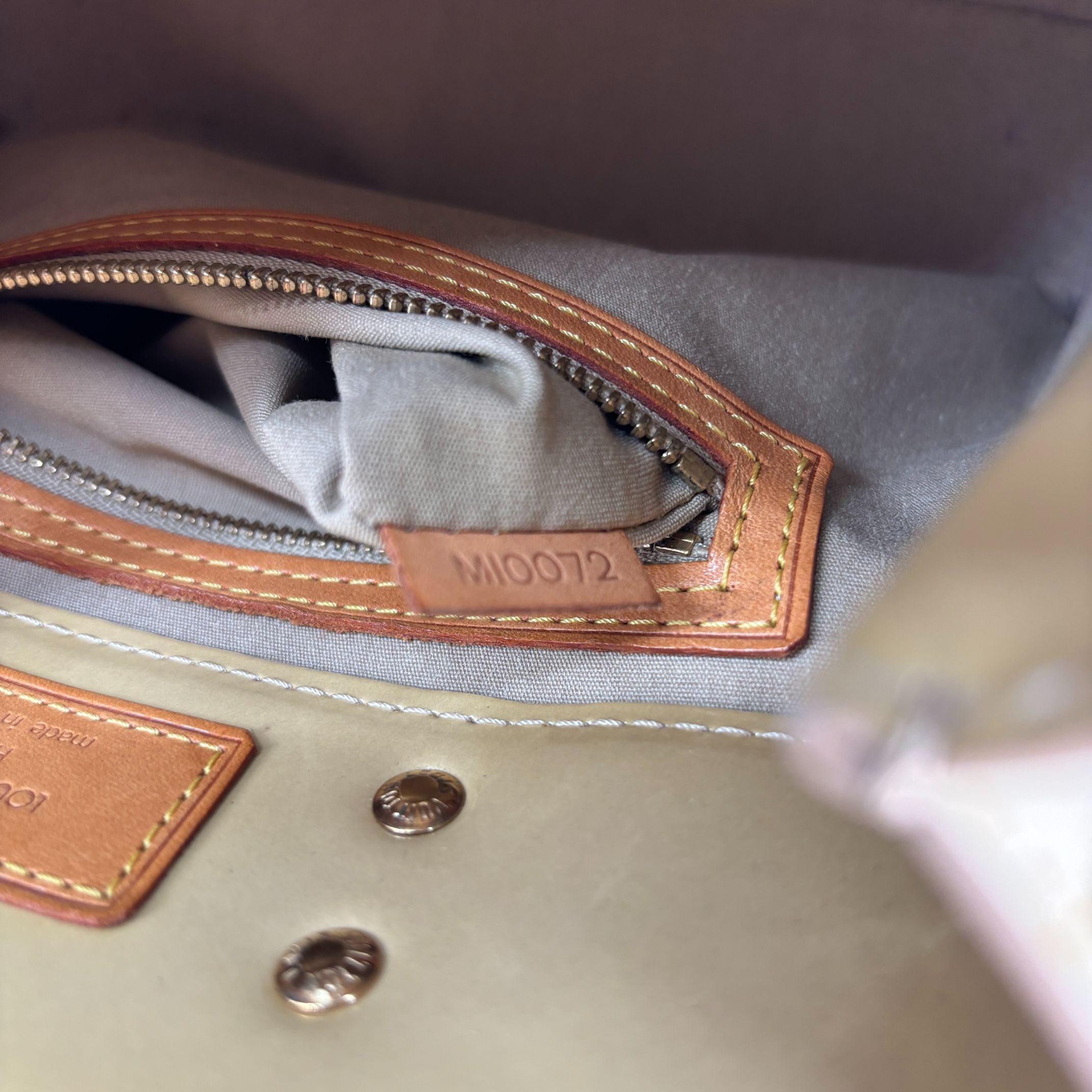 Louis Vuitton Reade PM Beige Vernis Leather