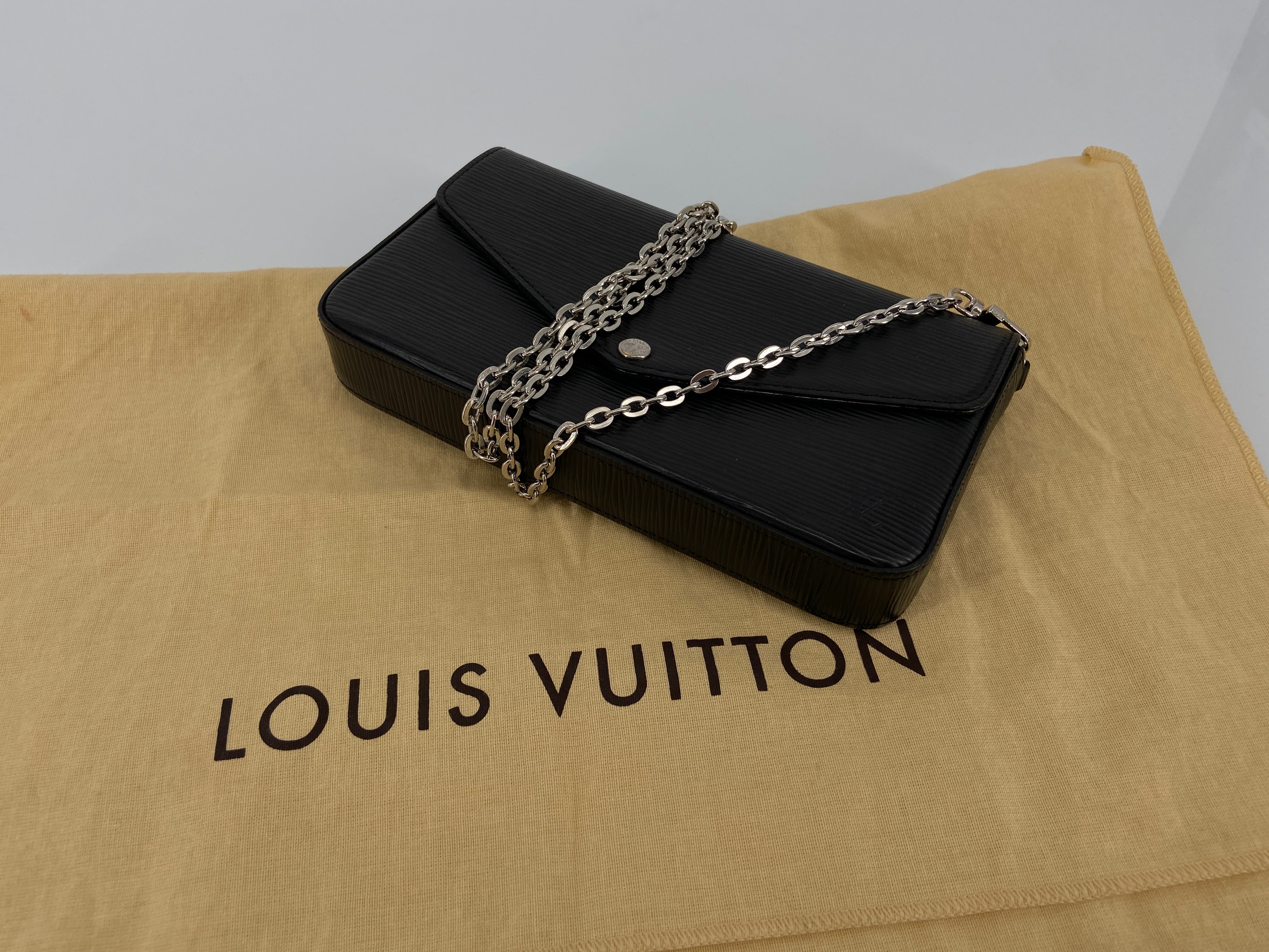 Louis Vuitton Félicie Pochette Black Epi Leather incl. Dustbag