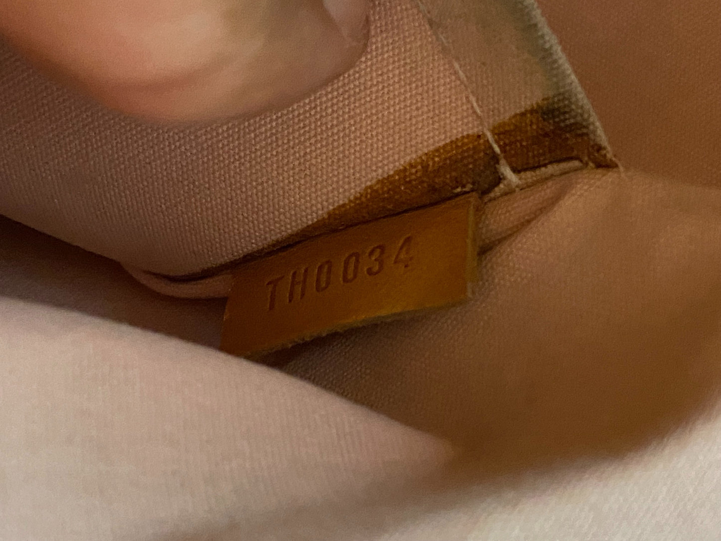 Louis Vuitton Reade MM Beige Vernis Leather