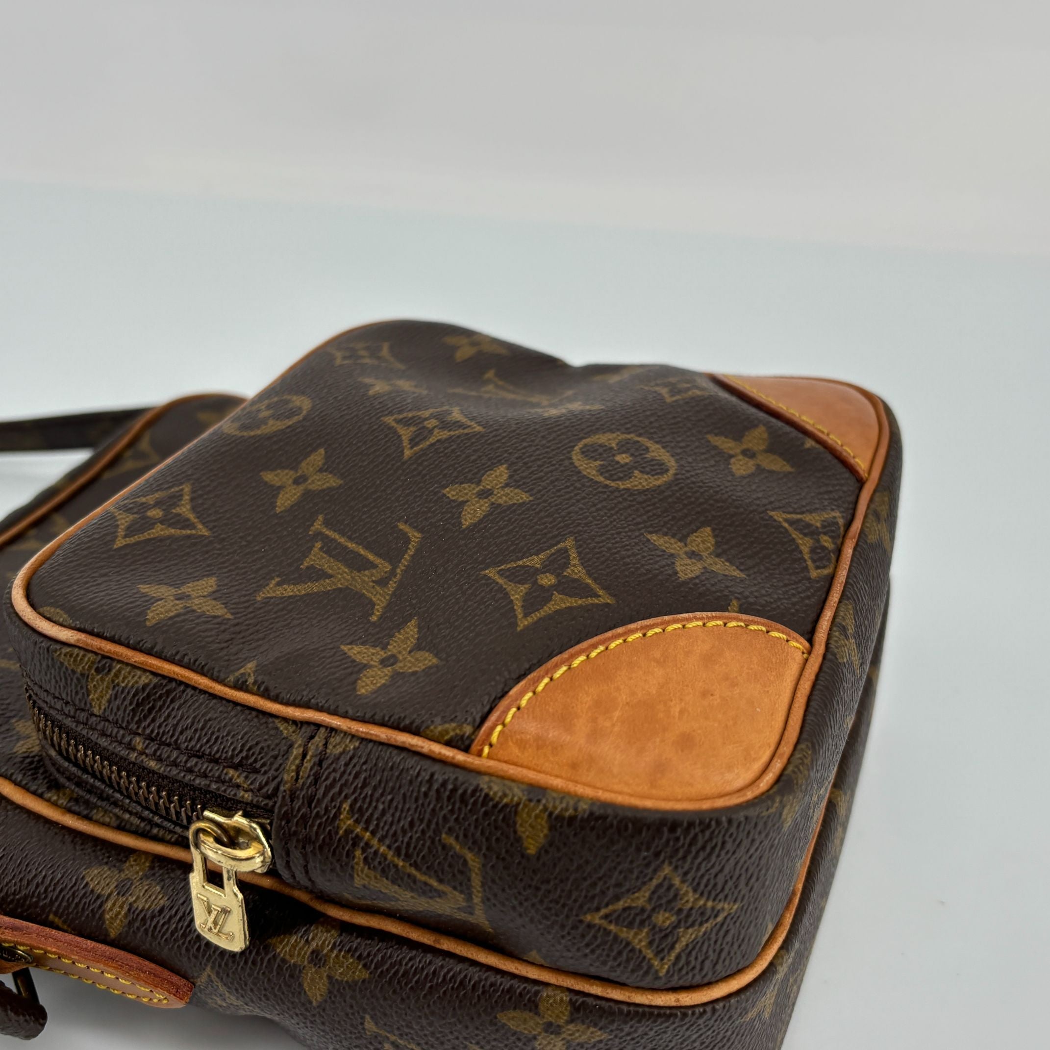 Louis Vuitton Amazone Shoulder Bag Monogram Canvas