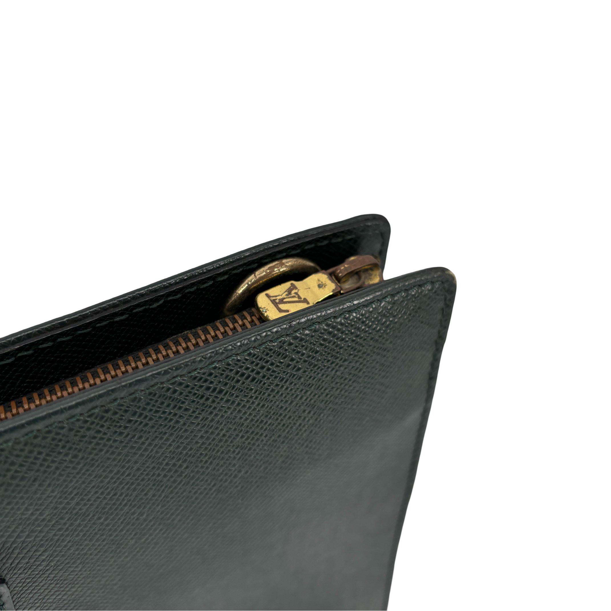 Louis Vuitton Porte Documents Voyage Epicea Green Taiga Leather