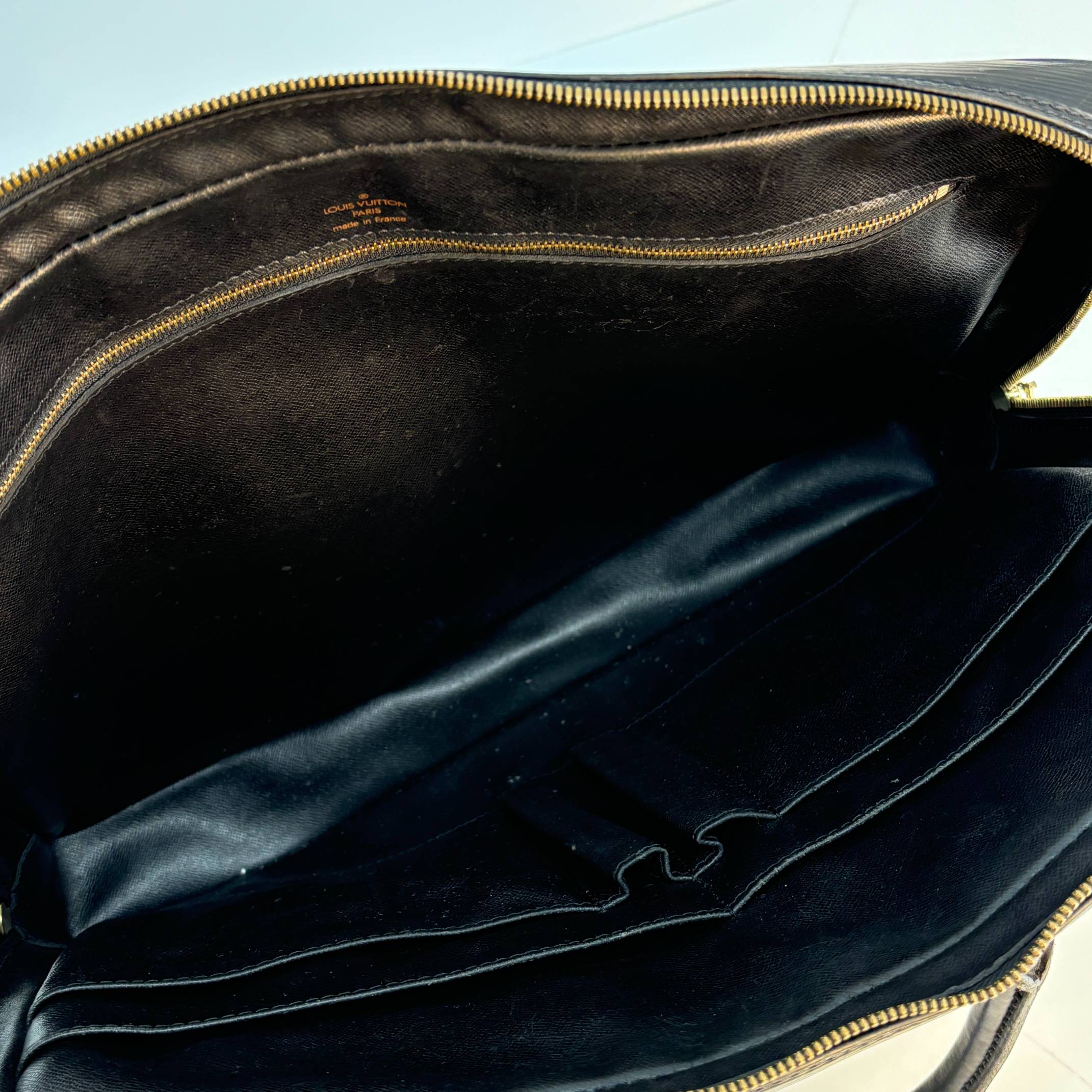 Louis Vuitton Porte Documents Voyage Black Epi Leather