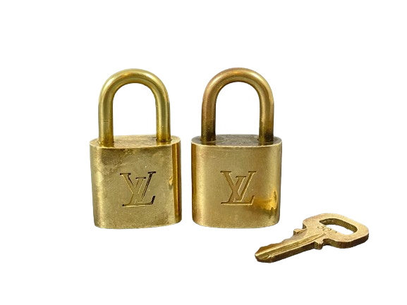 Louis Vuitton 2 Locks & 1 Key Gold Tone No. 302