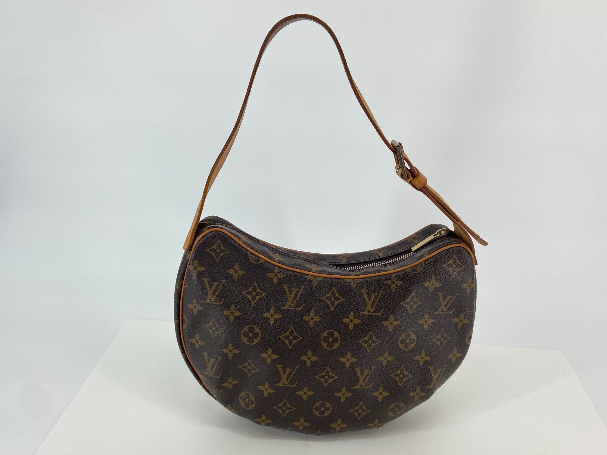 Louis Vuitton Croissant MM Hobo Bag Monogram Canvas incl. Dustbag