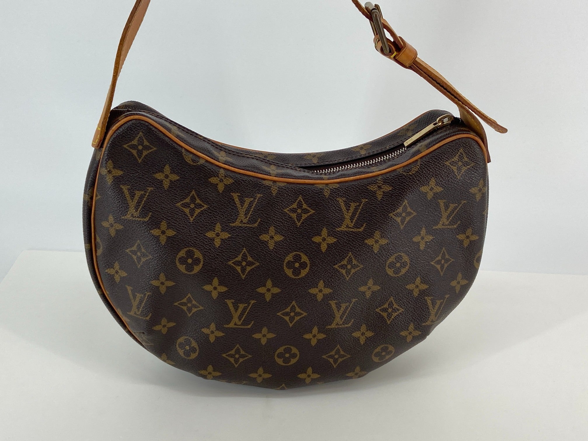 Louis Vuitton Croissant MM Hobo Bag Monogram Canvas incl. Dustbag