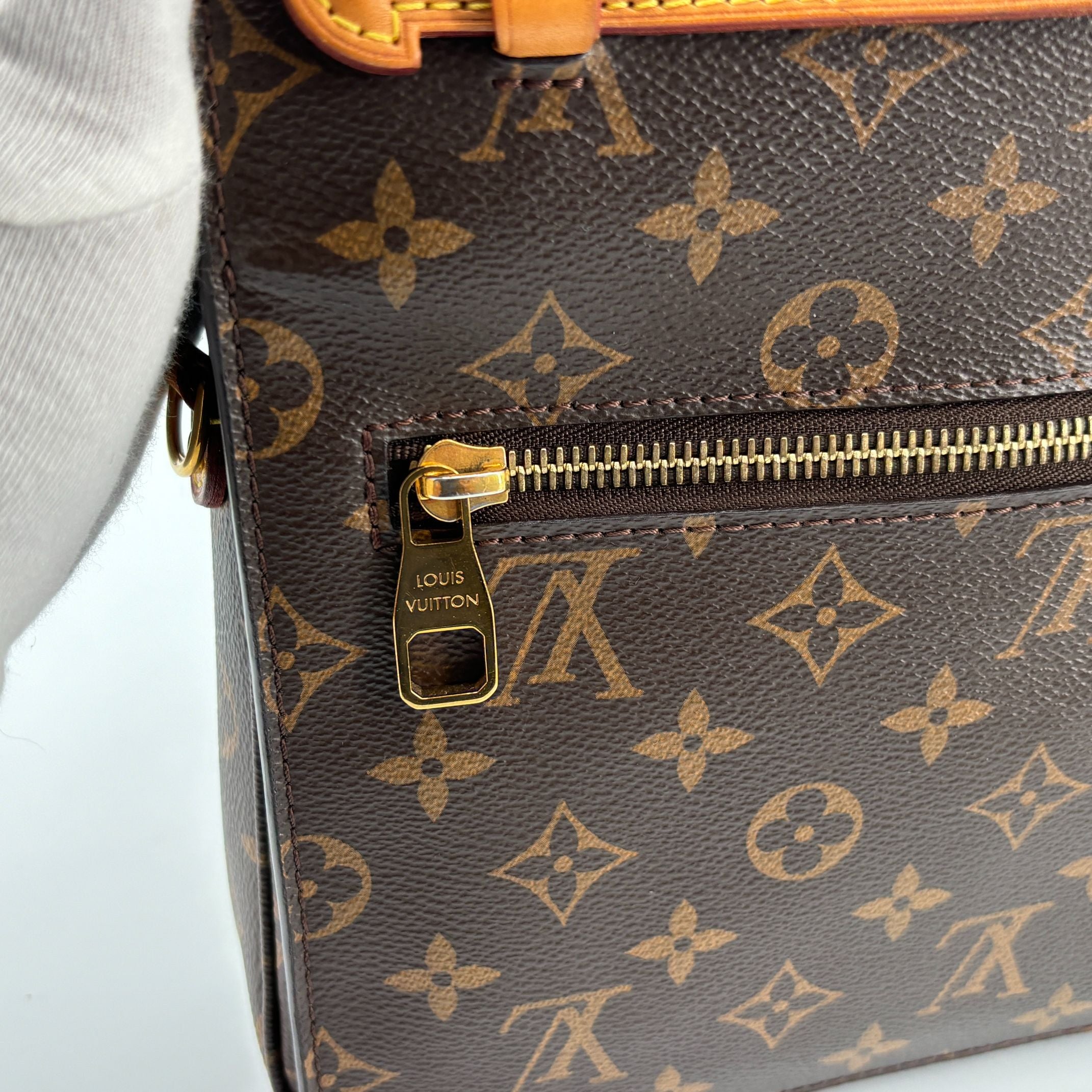 Louis Vuitton Pochette Métis Monogram Canvas incl. Dustbag