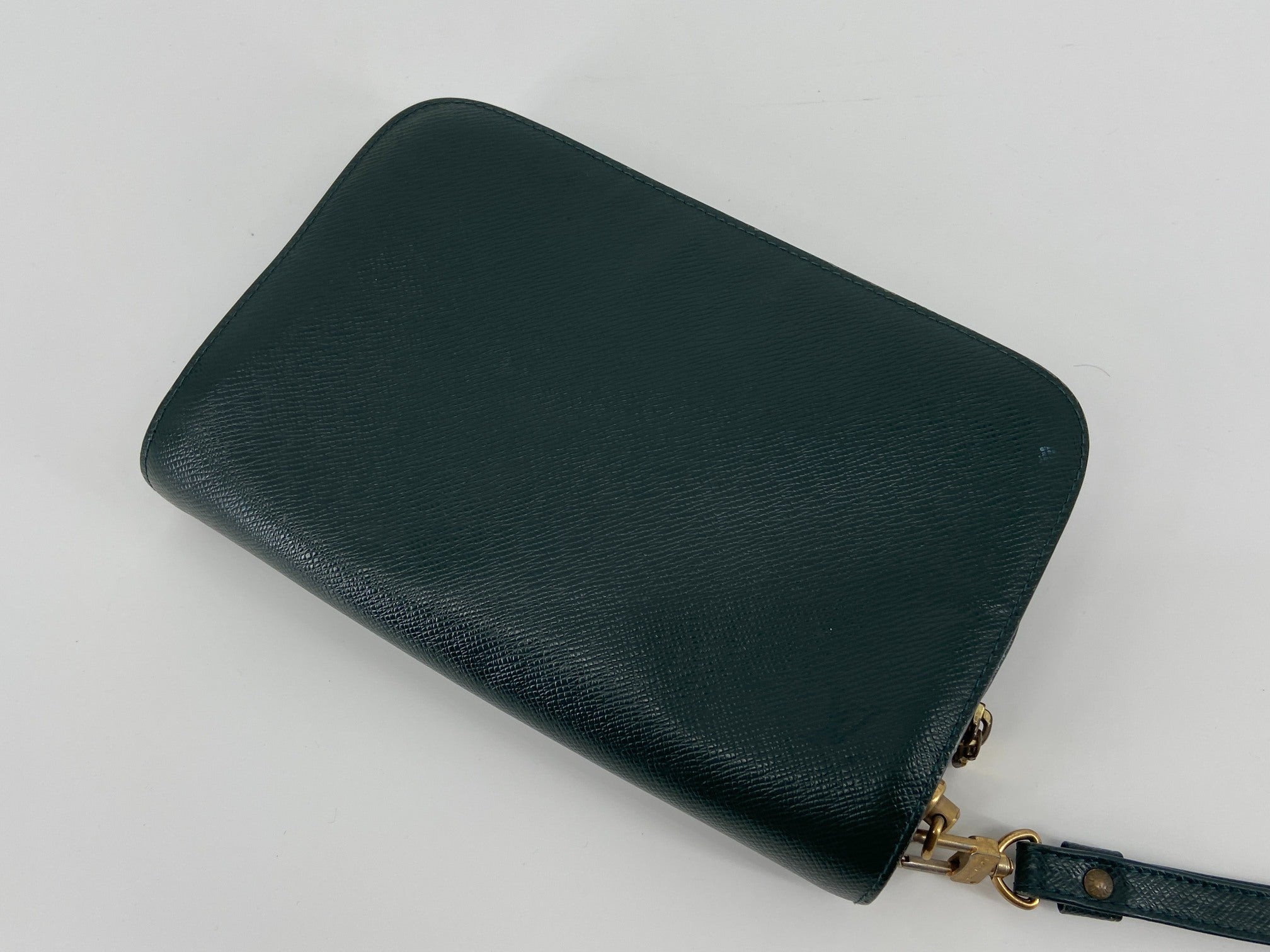 Louis Vuitton Baikal Clutch Epicea Green Taiga Leather