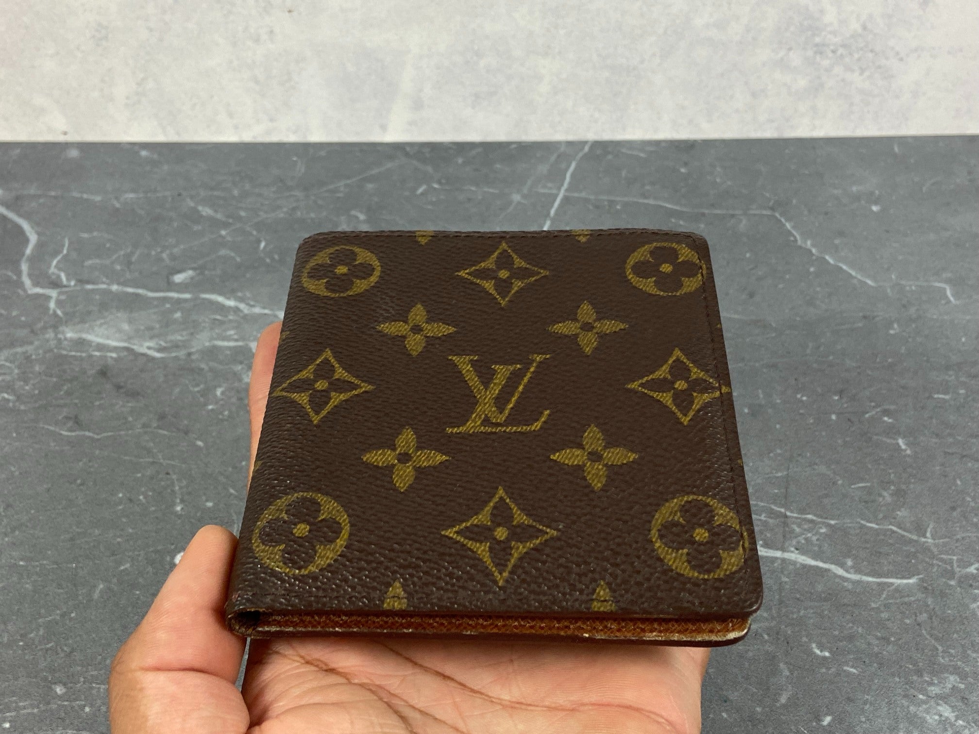 Louis Vuitton Porte-Billets 10 Card Wallet Monogram Canvas