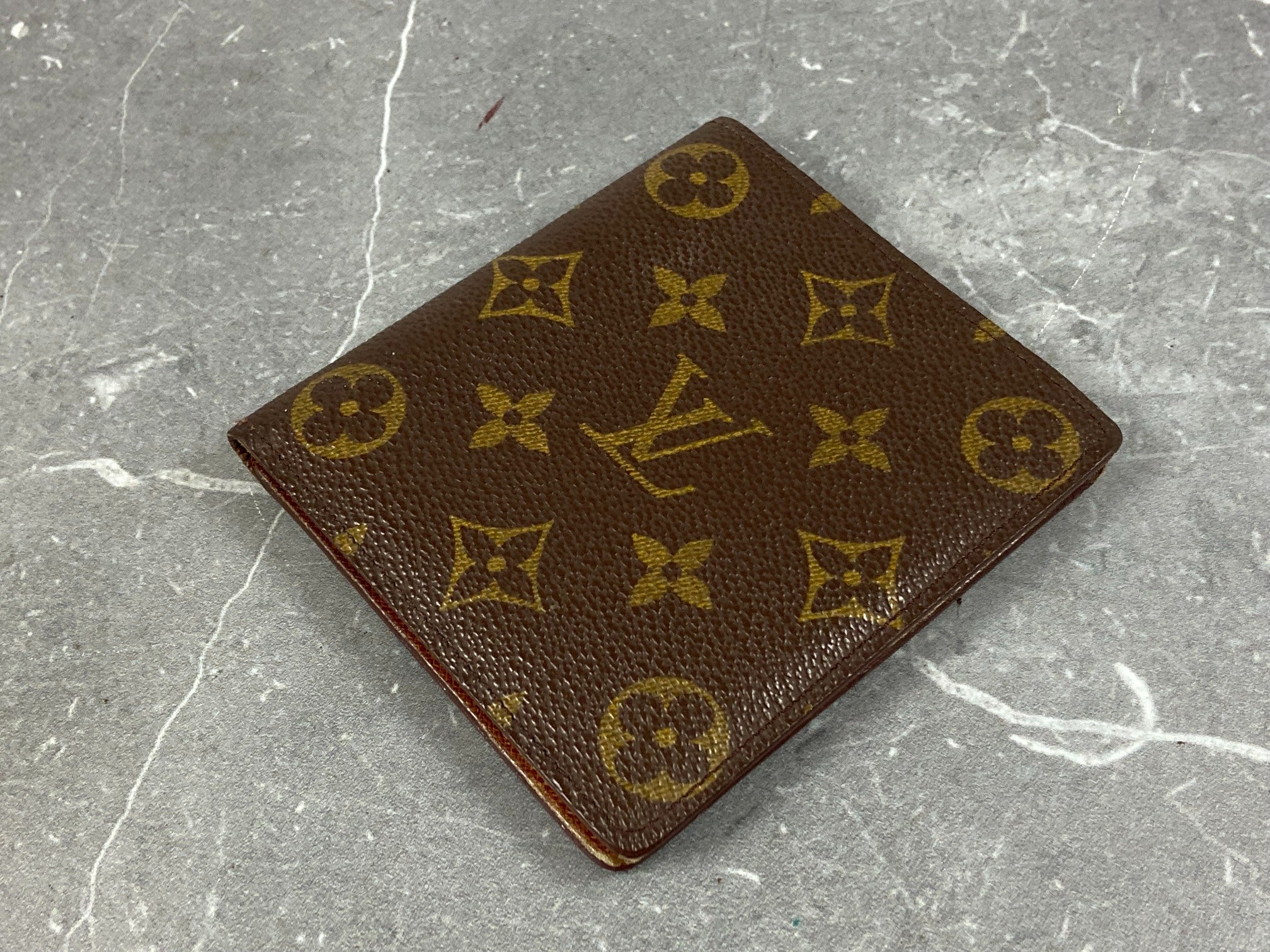 Louis Vuitton Porte-Billets 10 Card Wallet Monogram Canvas