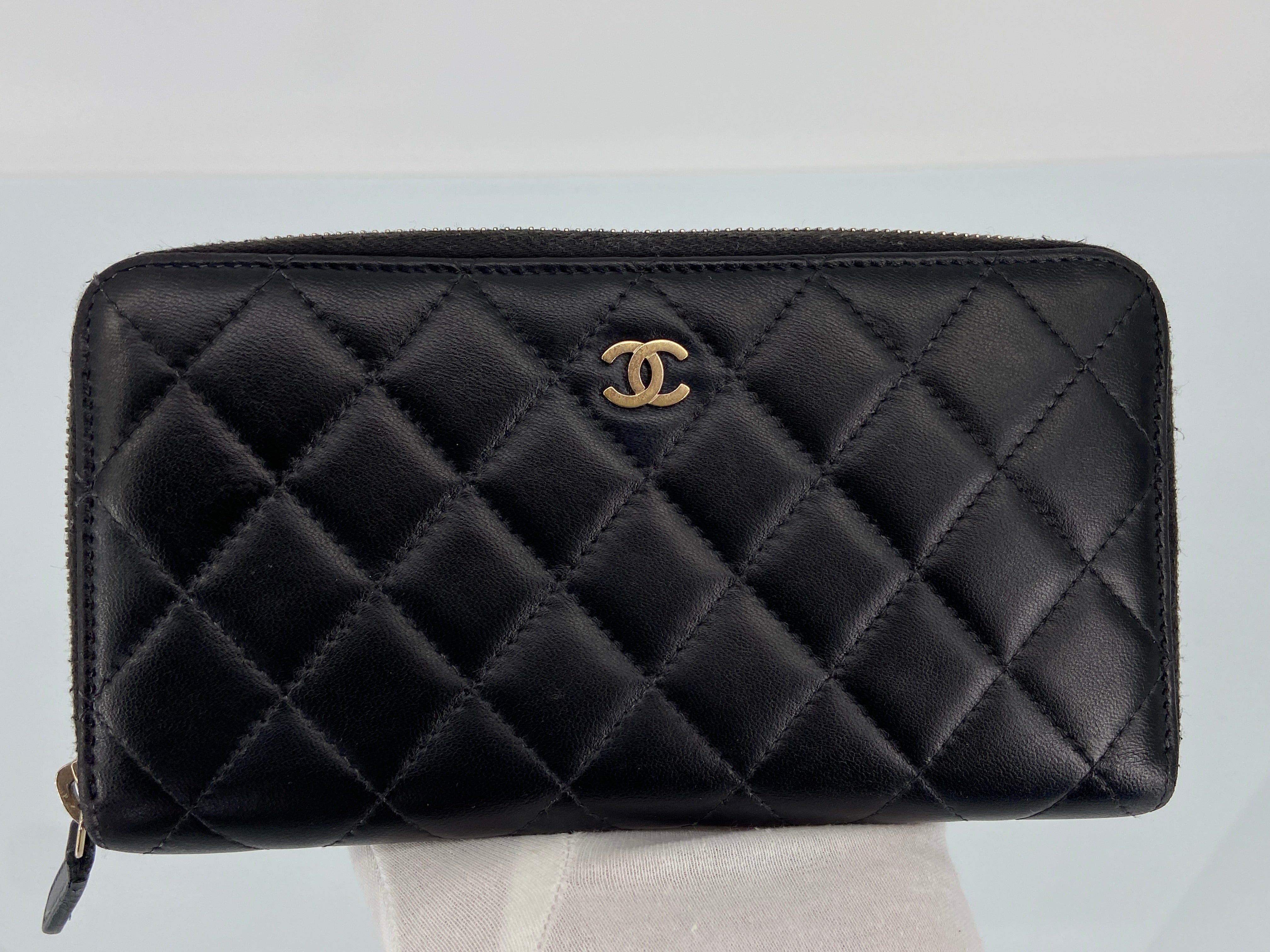 Chanel CC Zippy Wallet Black Quilted Leather