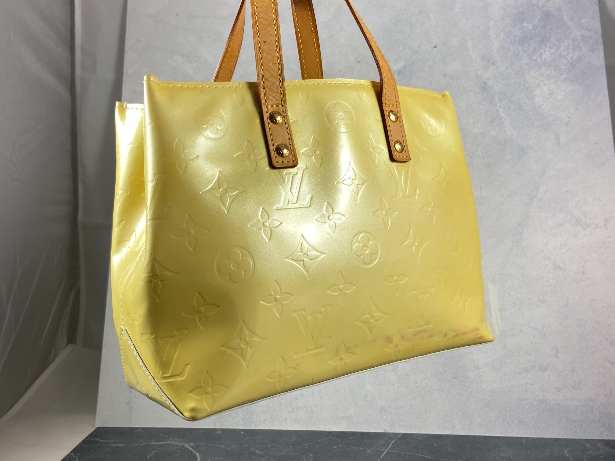 Louis Vuitton Reade PM Beige Vernis Leather