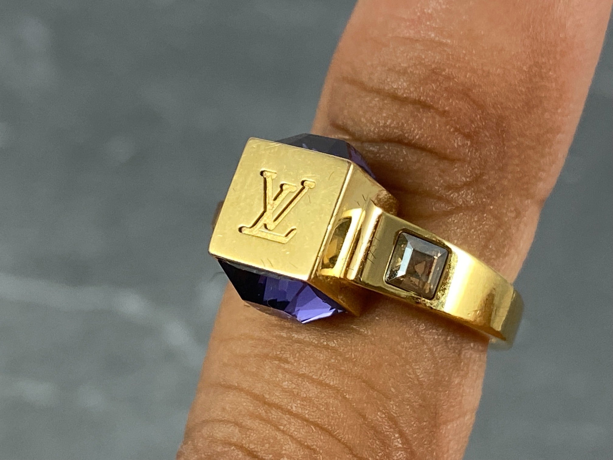 Lv gamble clearance ring