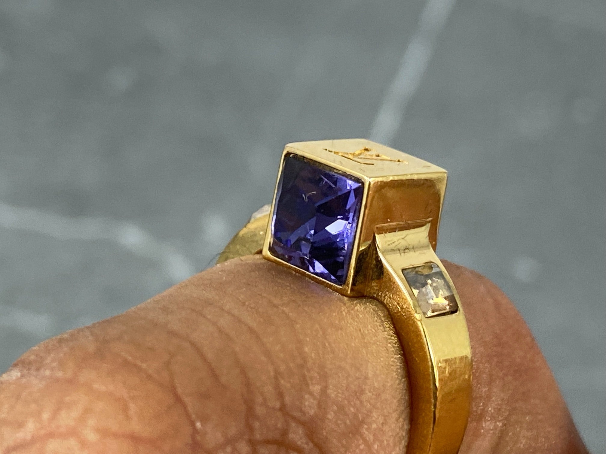 Louis Vuitton Gamble Ring Gold-Tone