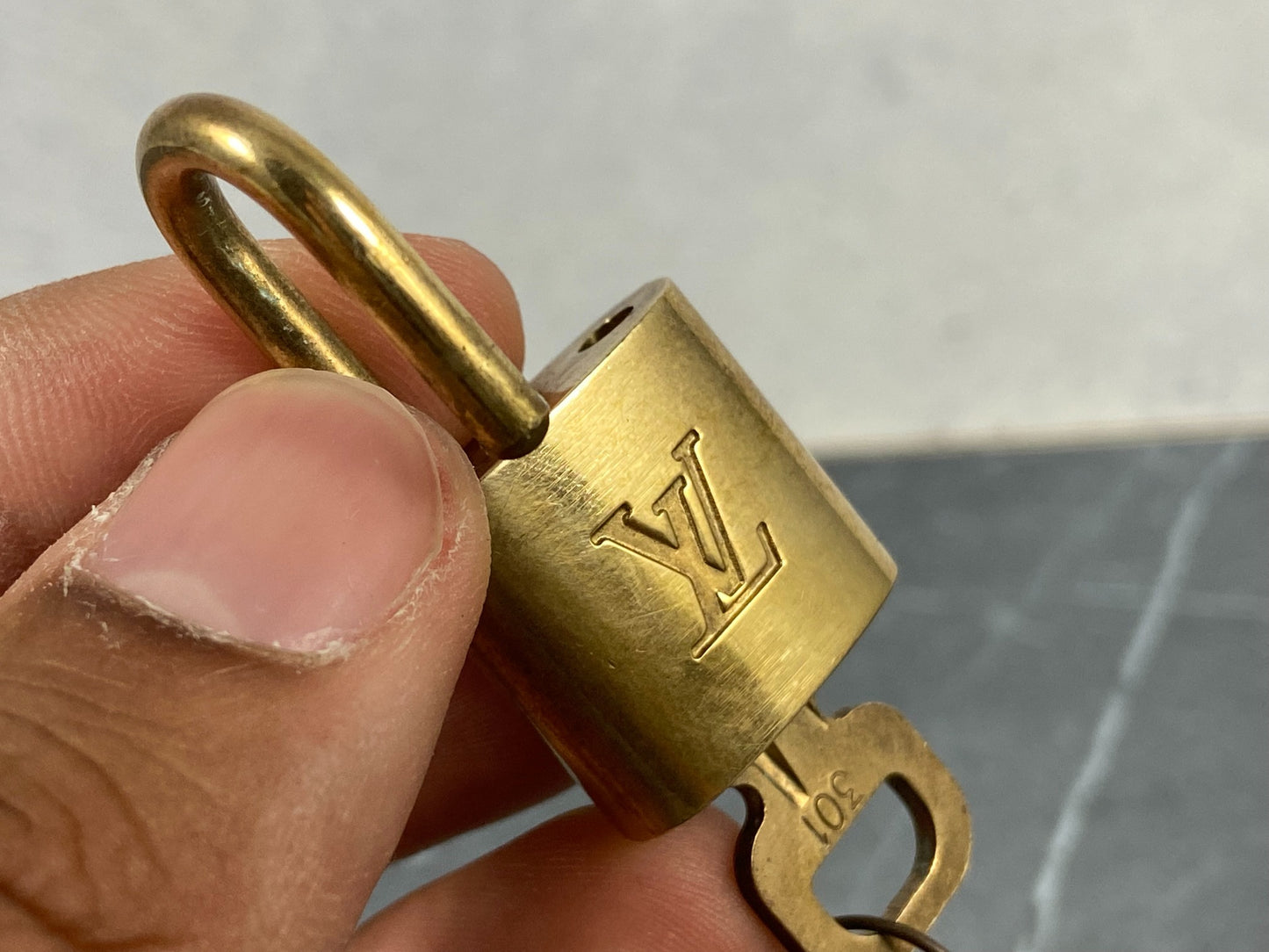 Louis Vuitton Lock Gold Tone No. 301