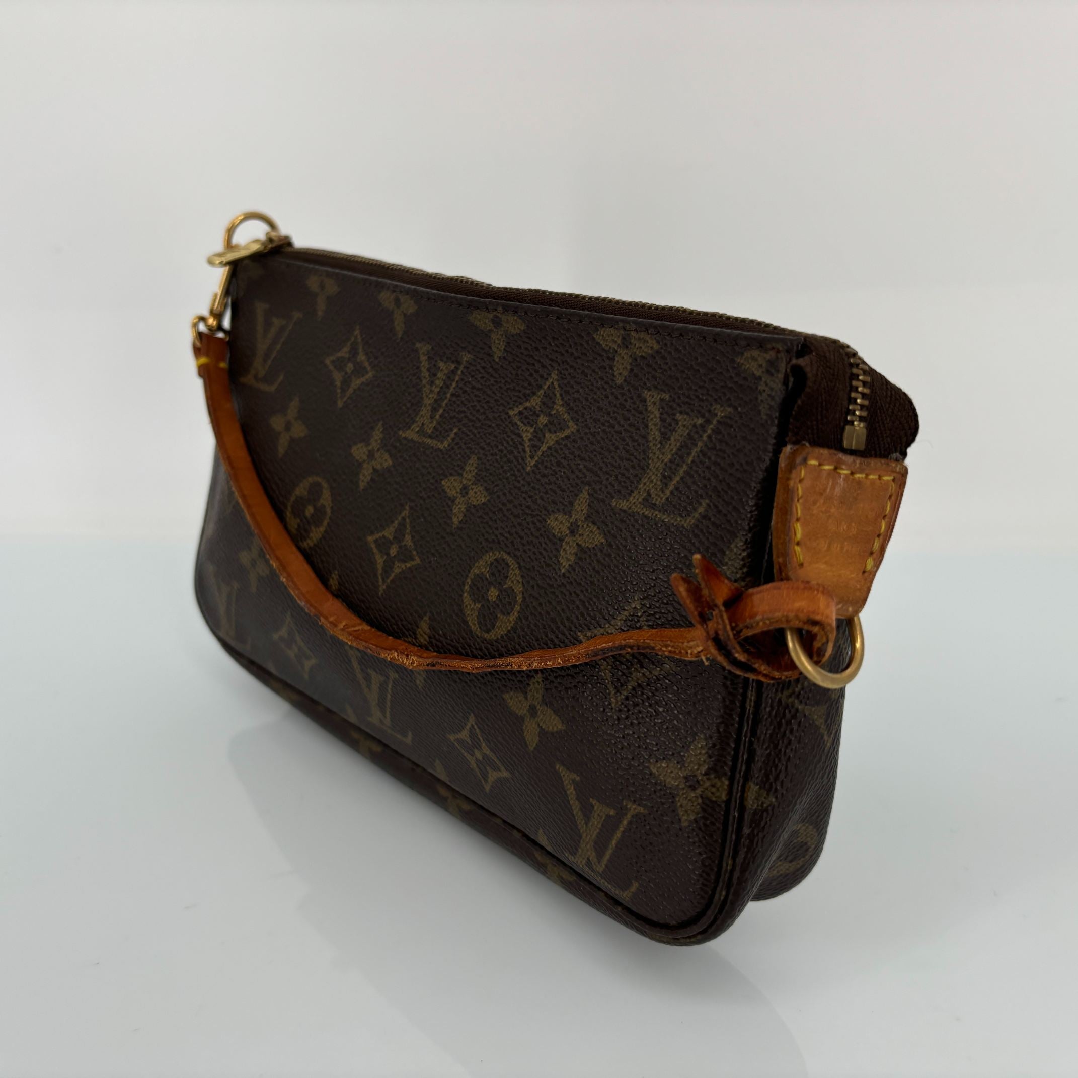 Louis Vuitton Pochette Accessoires Monogram Canvas incl. Dustbag