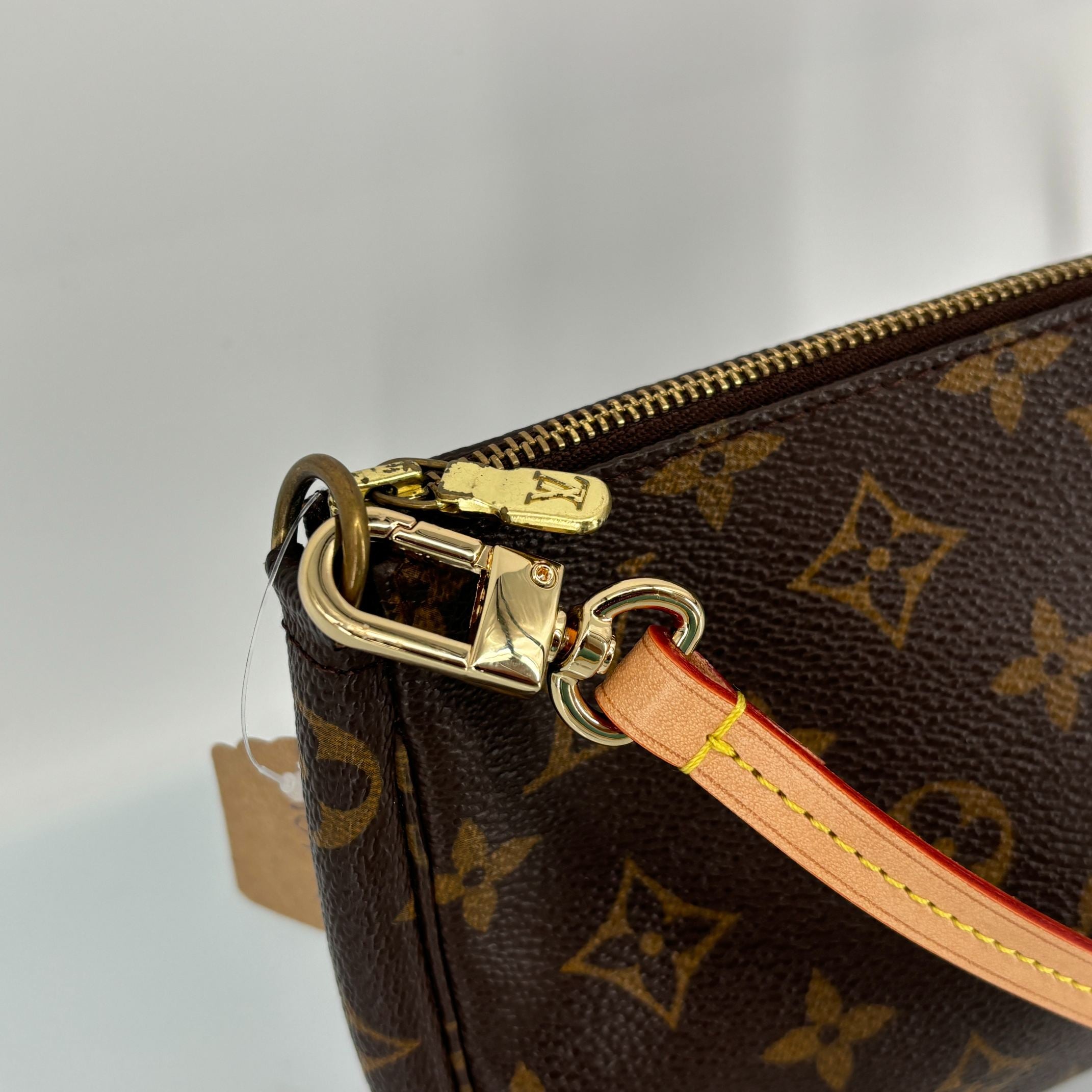 Louis Vuitton Pochette Accessoires Monogram Canvas incl. Dustbag