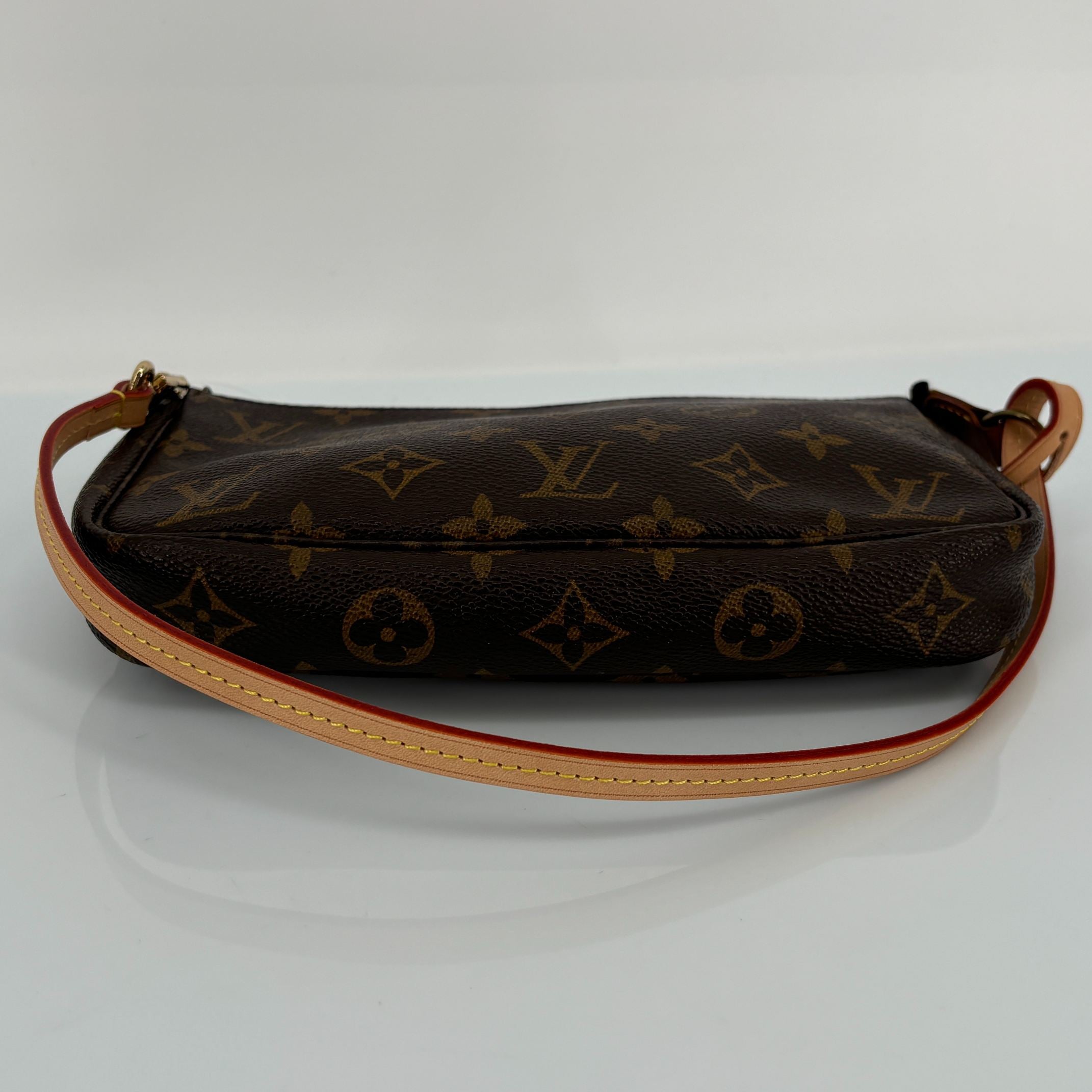 Louis Vuitton Pochette Accessoires Monogram Canvas incl. Dustbag