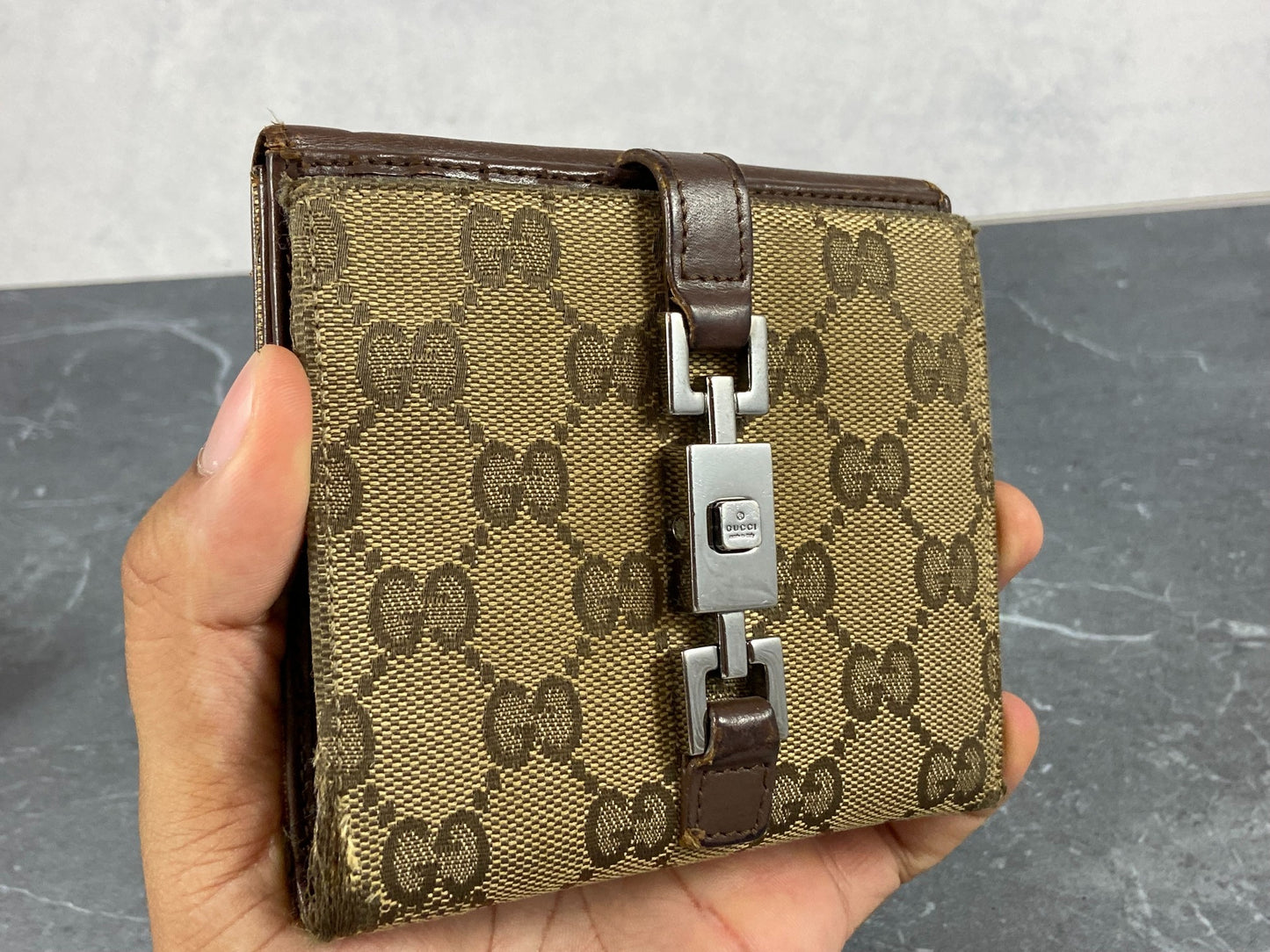 Gucci Piston Lock Compact Wallet Beige GG Monogram
