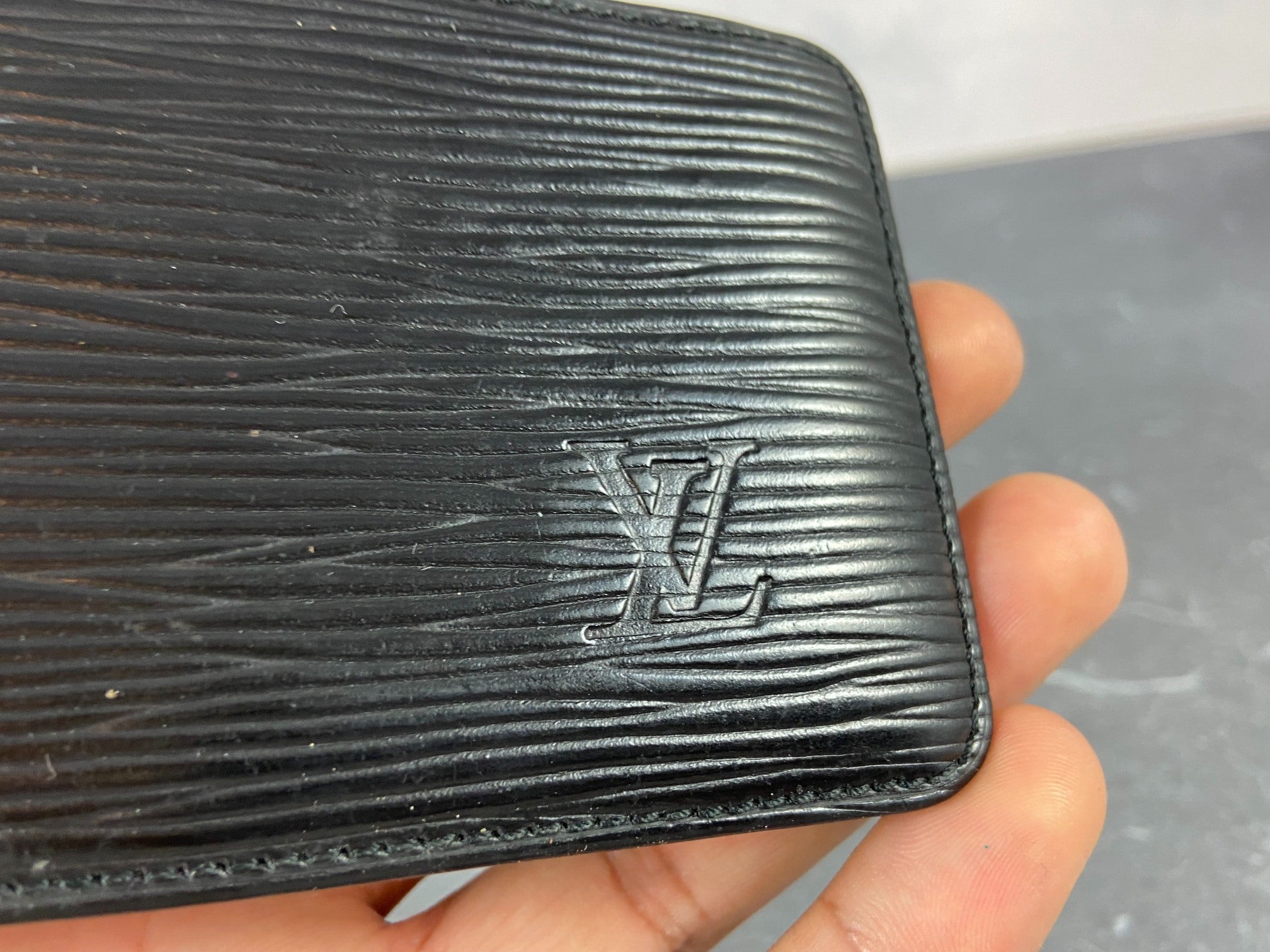 Louis Vuitton Porte-cartes Simple Cardholder Black Epi Leather