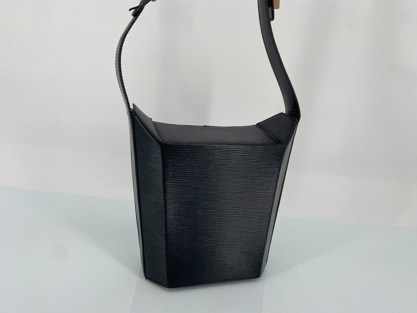 Louis Vuitton Sac Seau Black Epi Leather