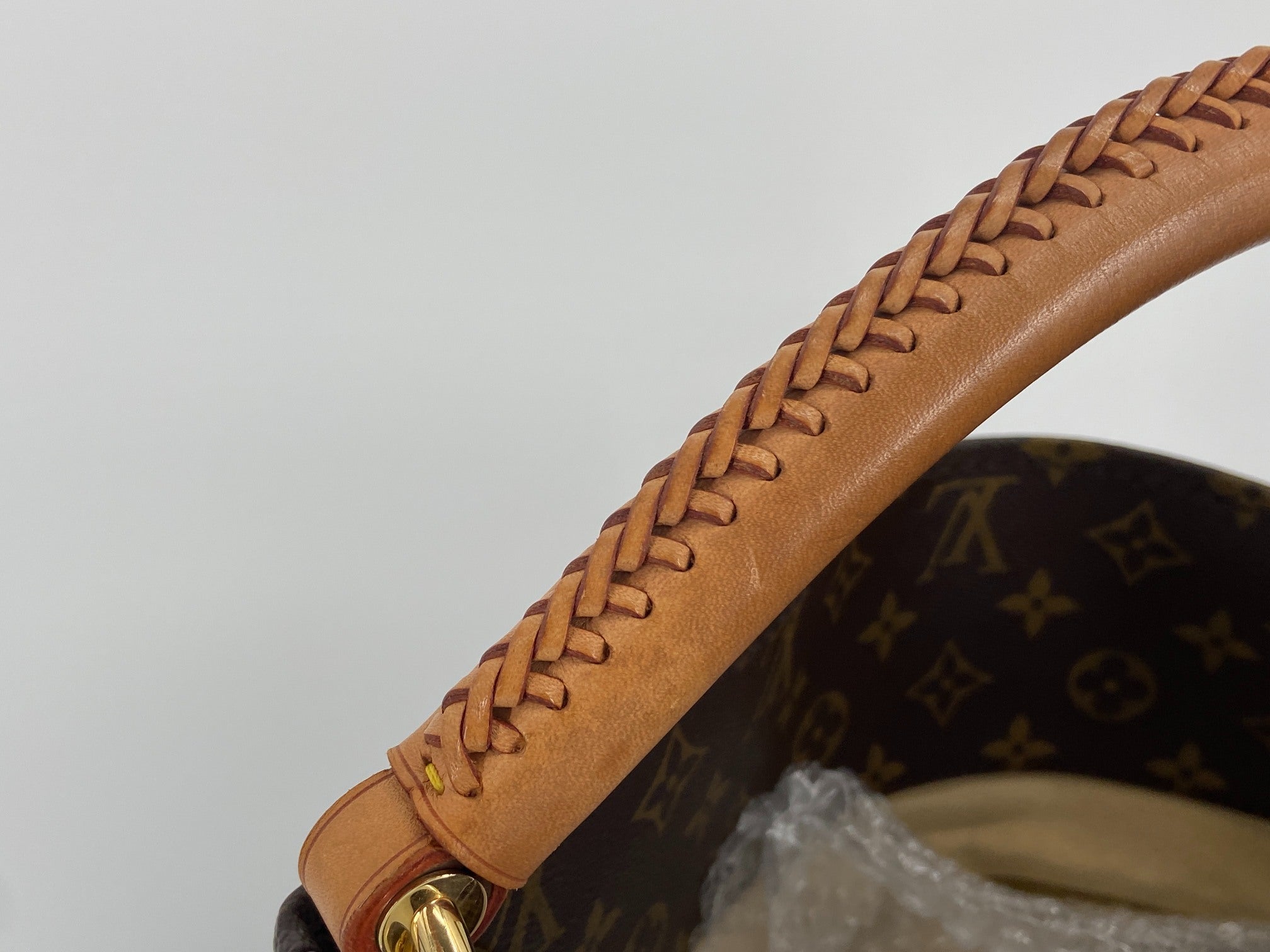 Louis Vuitton Artsy MM Monogram Canvas