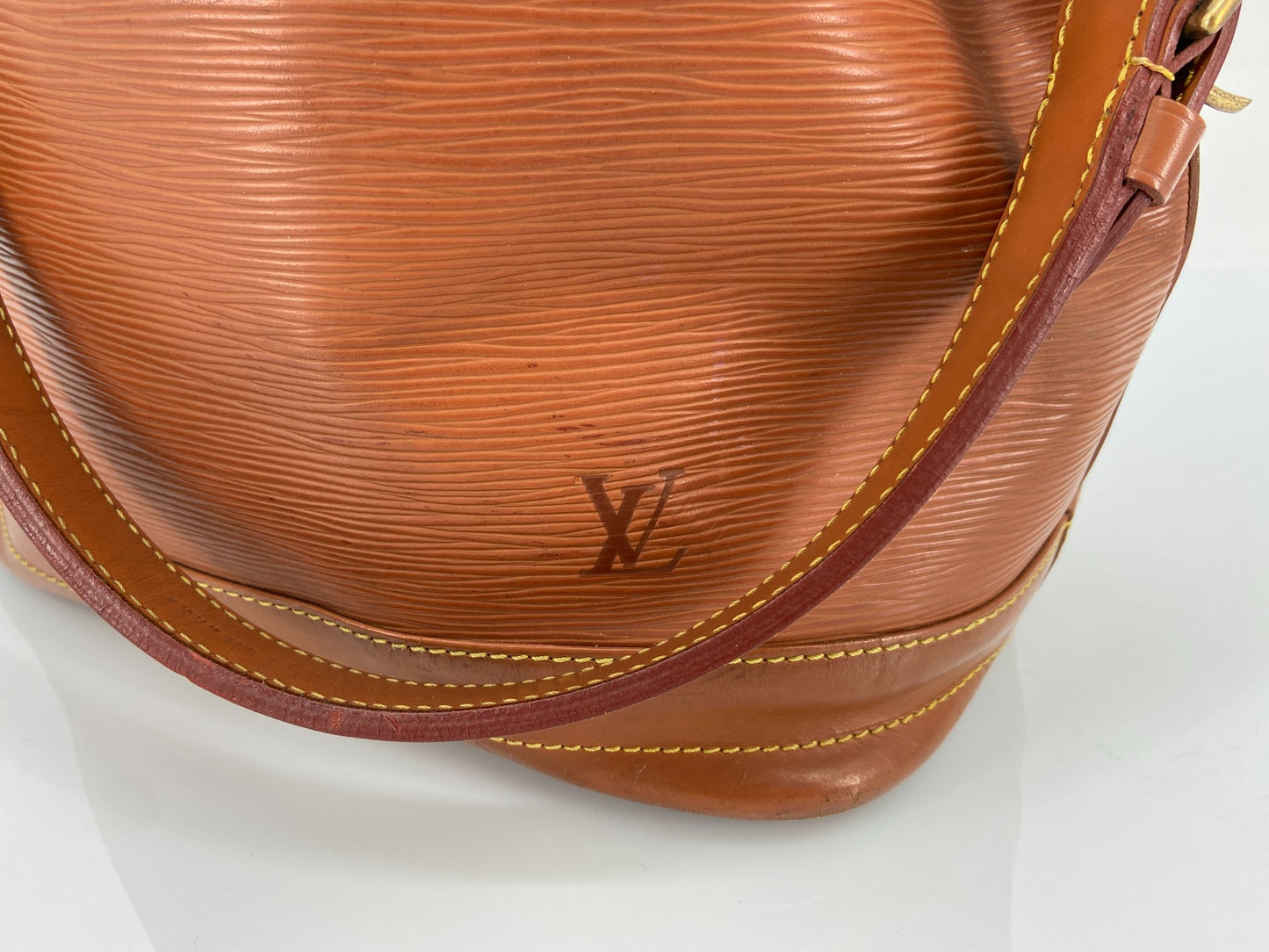 Louis Vuitton Sac Noé Grand Cognac Epi Leather