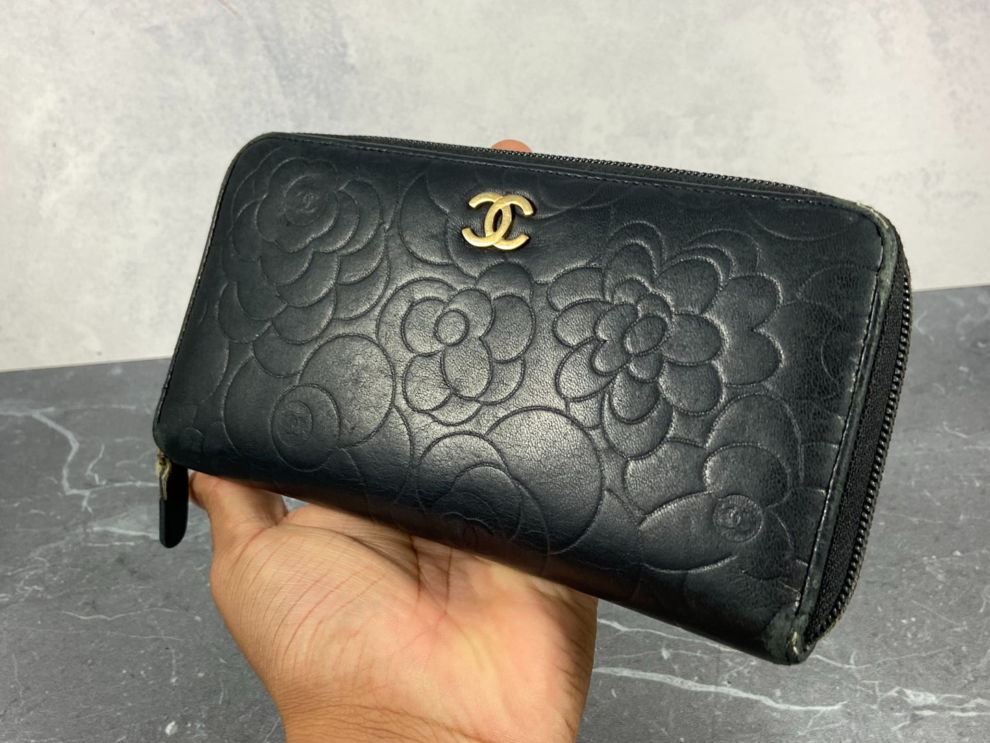 Chanel CC Camélia Zippy Wallet Black Leather
