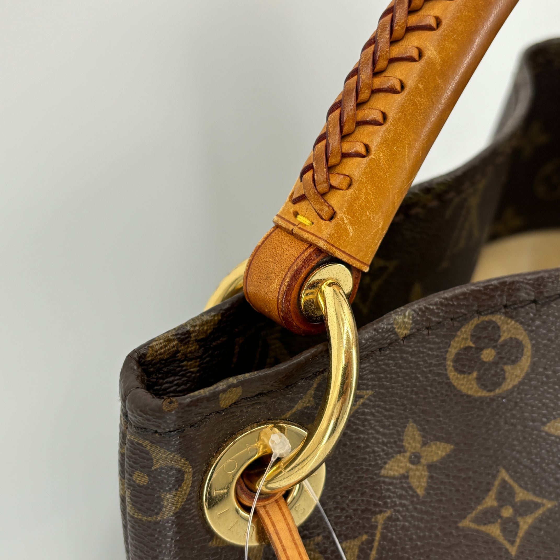 Louis Vuitton Artsy MM Monogram Canvas