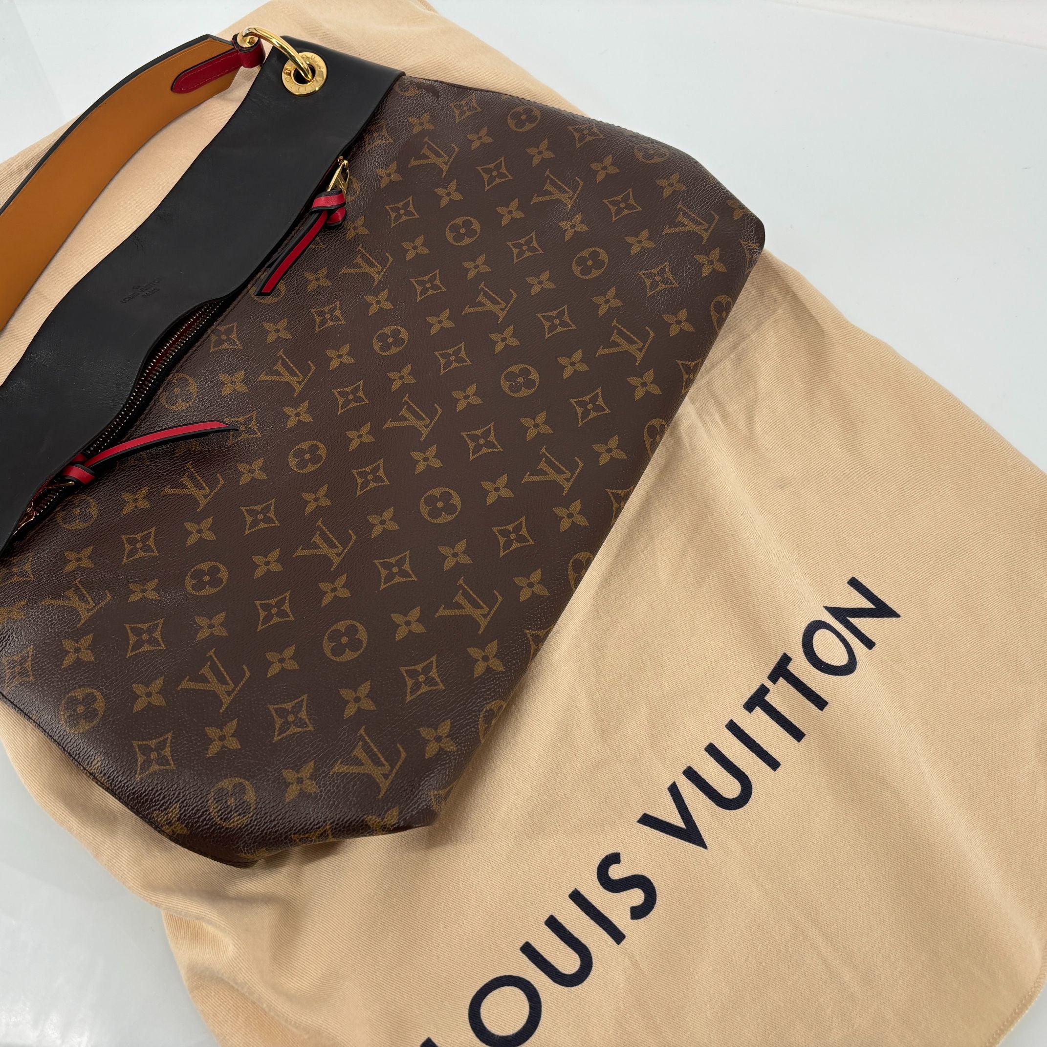 Louis Vuitton Tuileries Besace Monogram Canvas incl. Dustbag