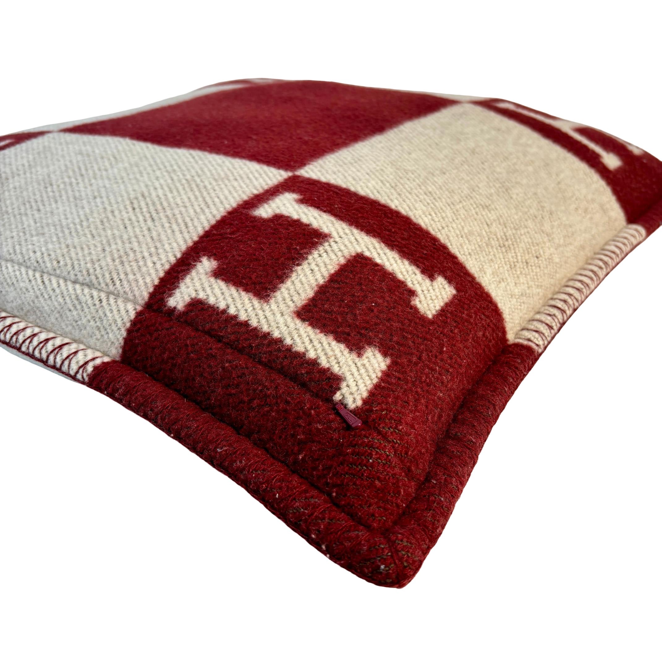 Hermès Avalon PM Pillow Red